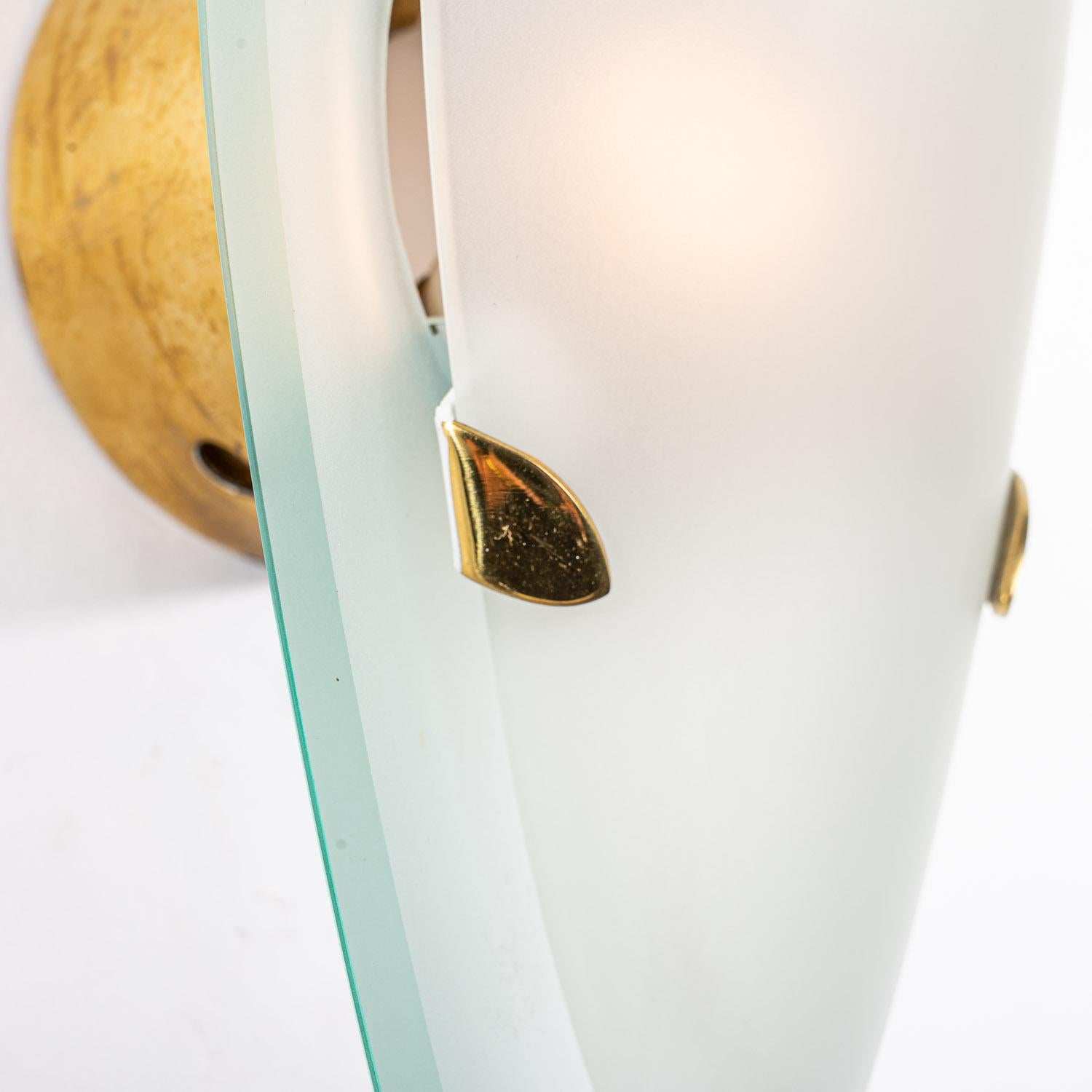 Rare 1960s Glass and Brass Sconce by Max Ingrand for Fontana Arte 1