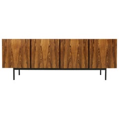 Seltenes minimalistisches Sideboard der 1960er Jahre auf Metallsockel:: Schubladen im Inneren Mid-Century Modern