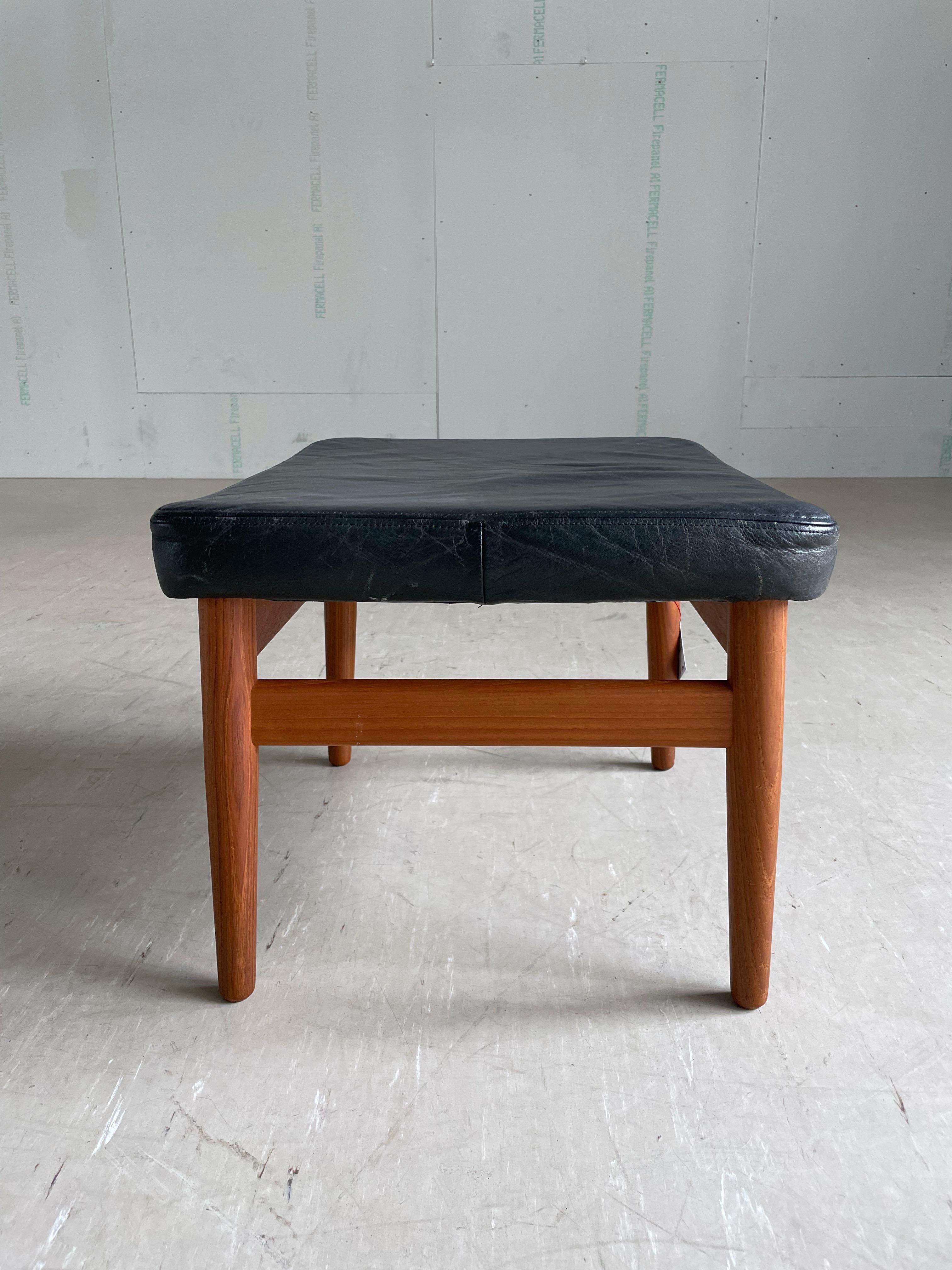XX secolo Raro pouf in teak degli anni '60 di Grete Jalk per France & Søn, Danimarca in vendita