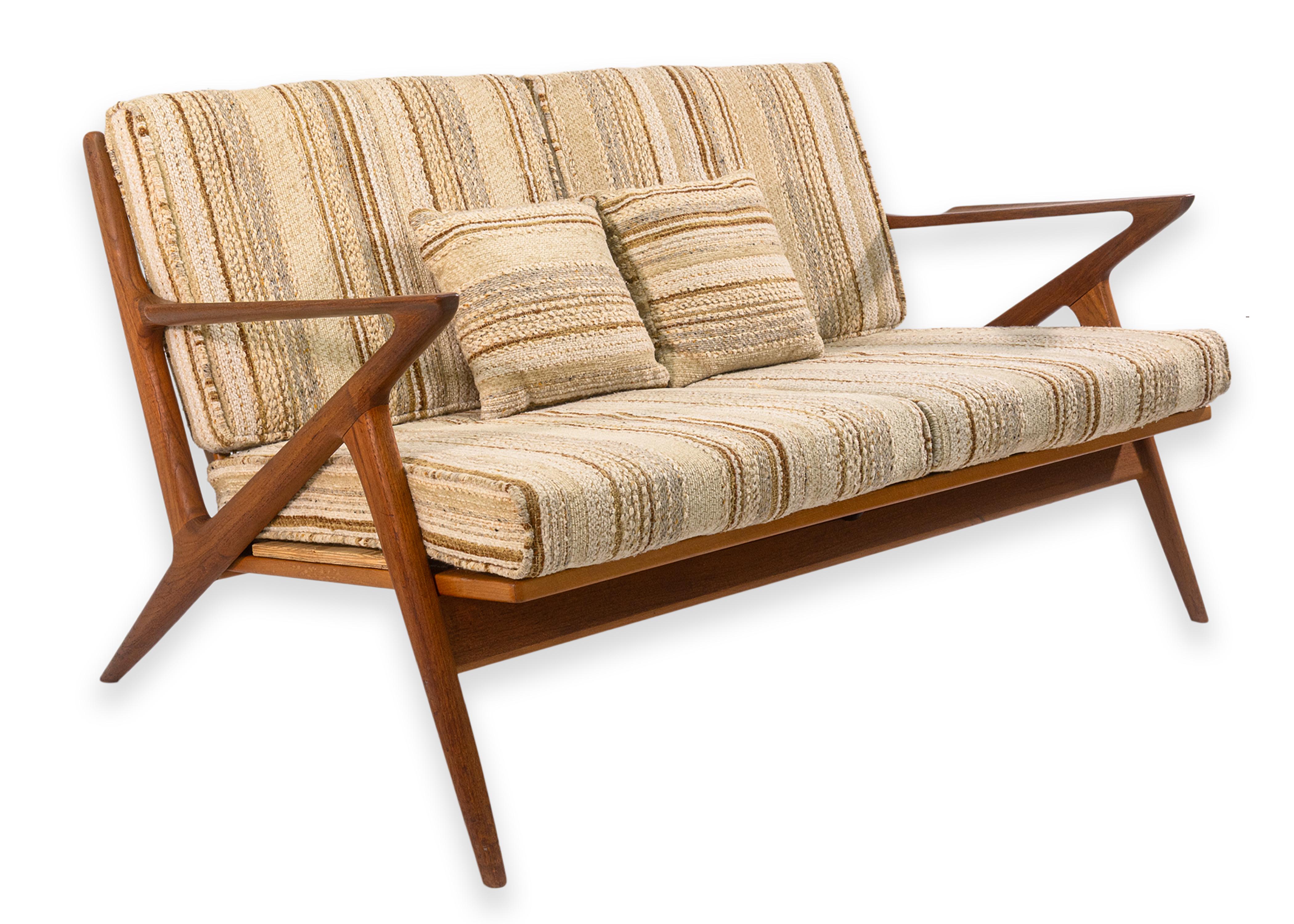 Rare 1960s Vintage Poul Jensen for Selig Z Settee Danish Teak Wood Sofa For Sale 5