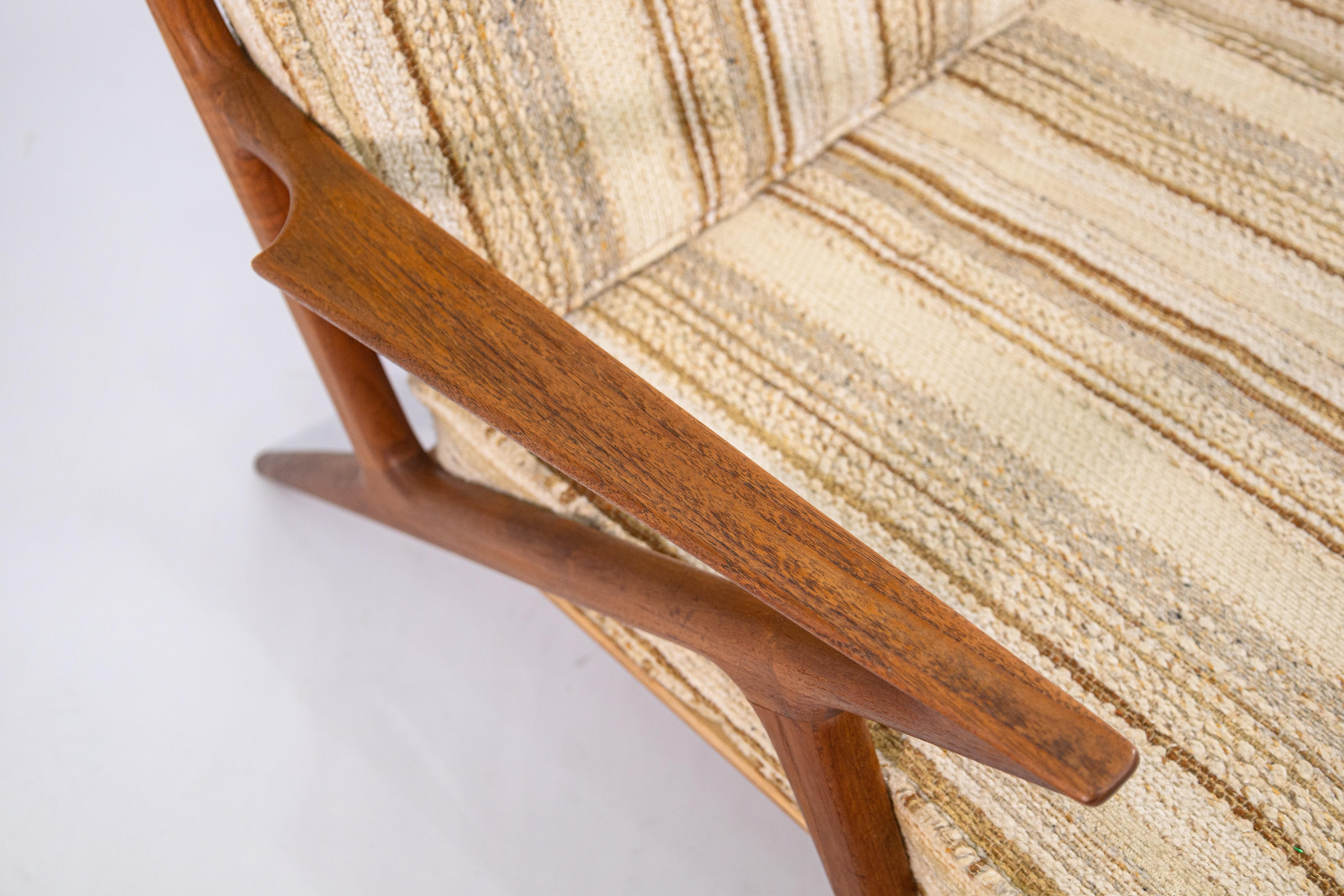 Rare 1960s Vintage Poul Jensen for Selig Z Settee Danish Teak Wood Sofa For Sale 2