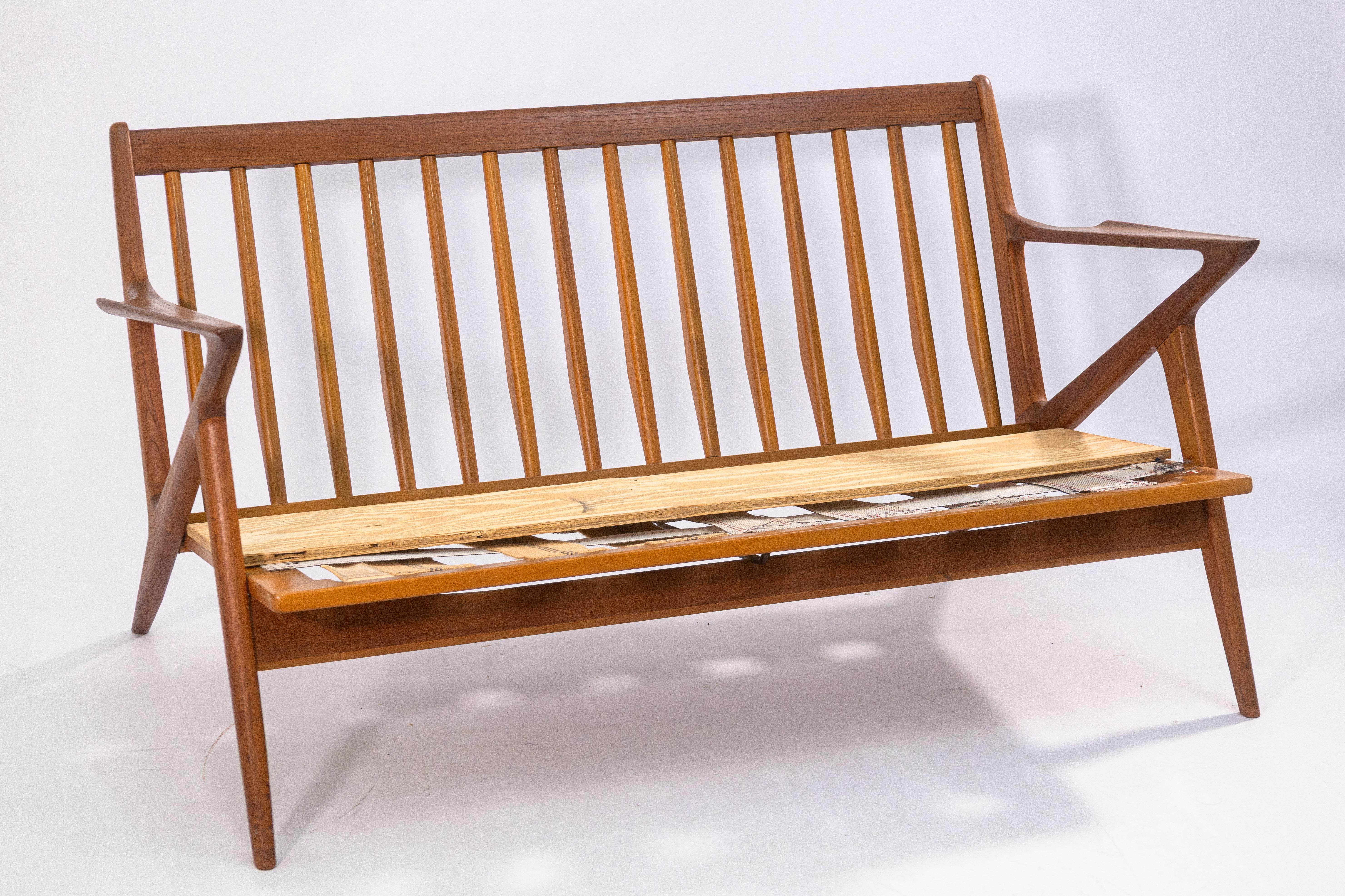 Rare 1960s Vintage Poul Jensen for Selig Z Settee Danish Teak Wood Sofa For Sale 4