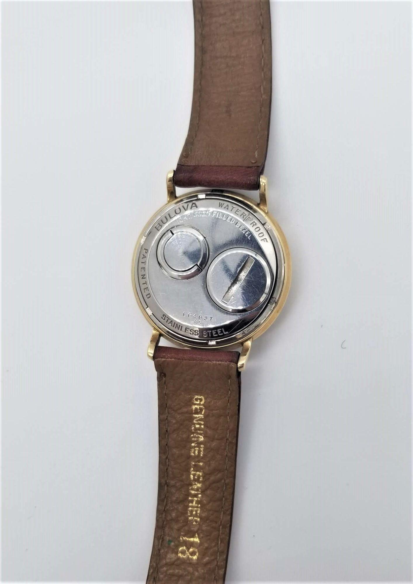 Rare montre-bracelet Accutron 214 Spaceview M5 Openwork/Skeleton de Bulova pour homme, 1965 Excellent état - En vente à Van Nuys, CA