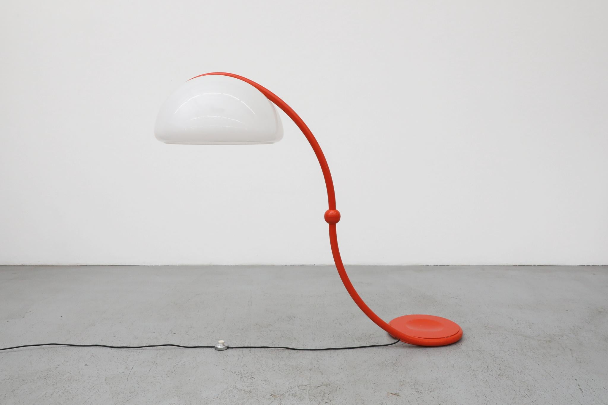 Rara lámpara de pie Serpente naranja de 1965 de Elio Martinelli para Martinelli Luce en venta 2