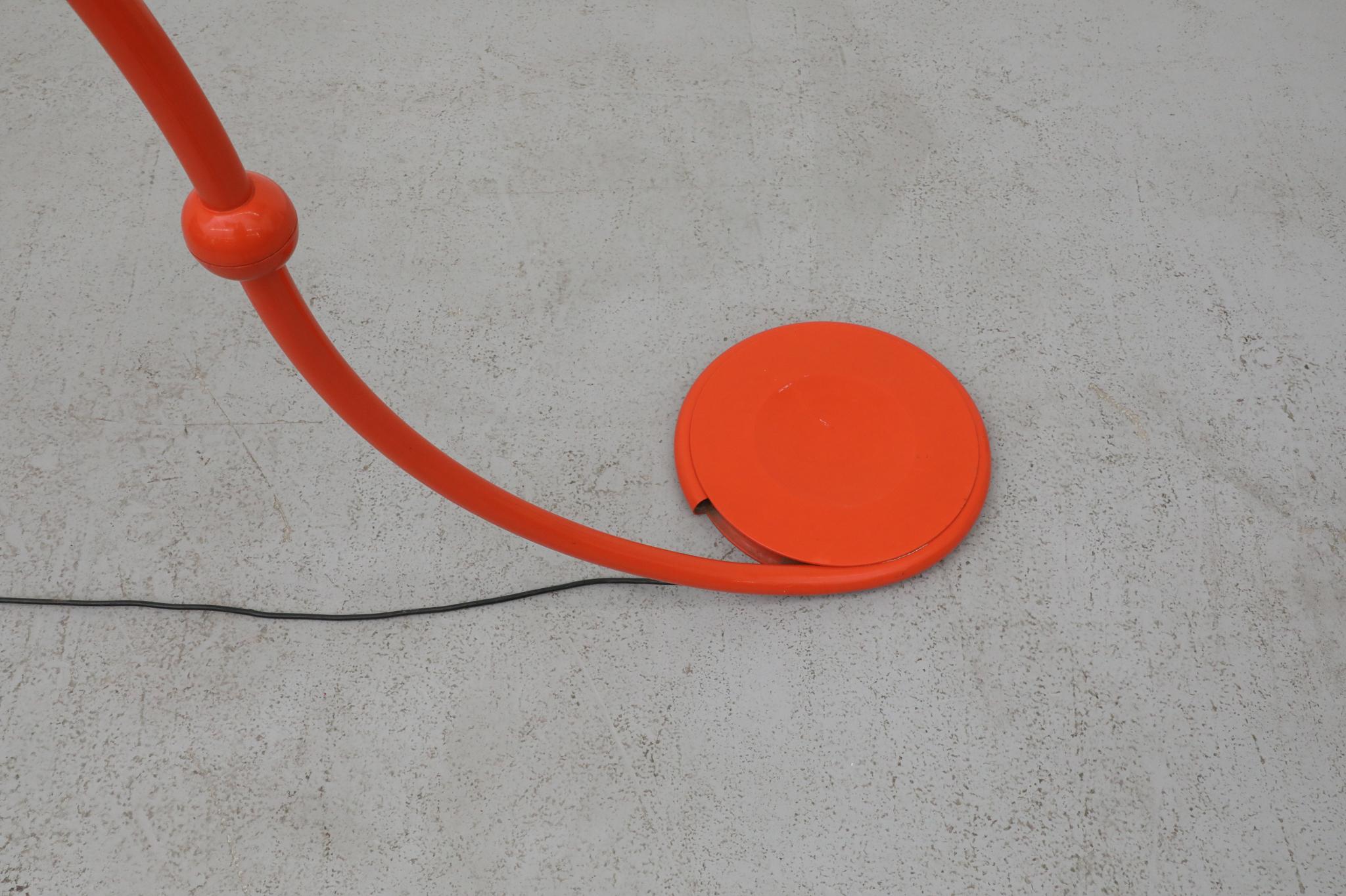 Rara lámpara de pie Serpente naranja de 1965 de Elio Martinelli para Martinelli Luce en venta 4