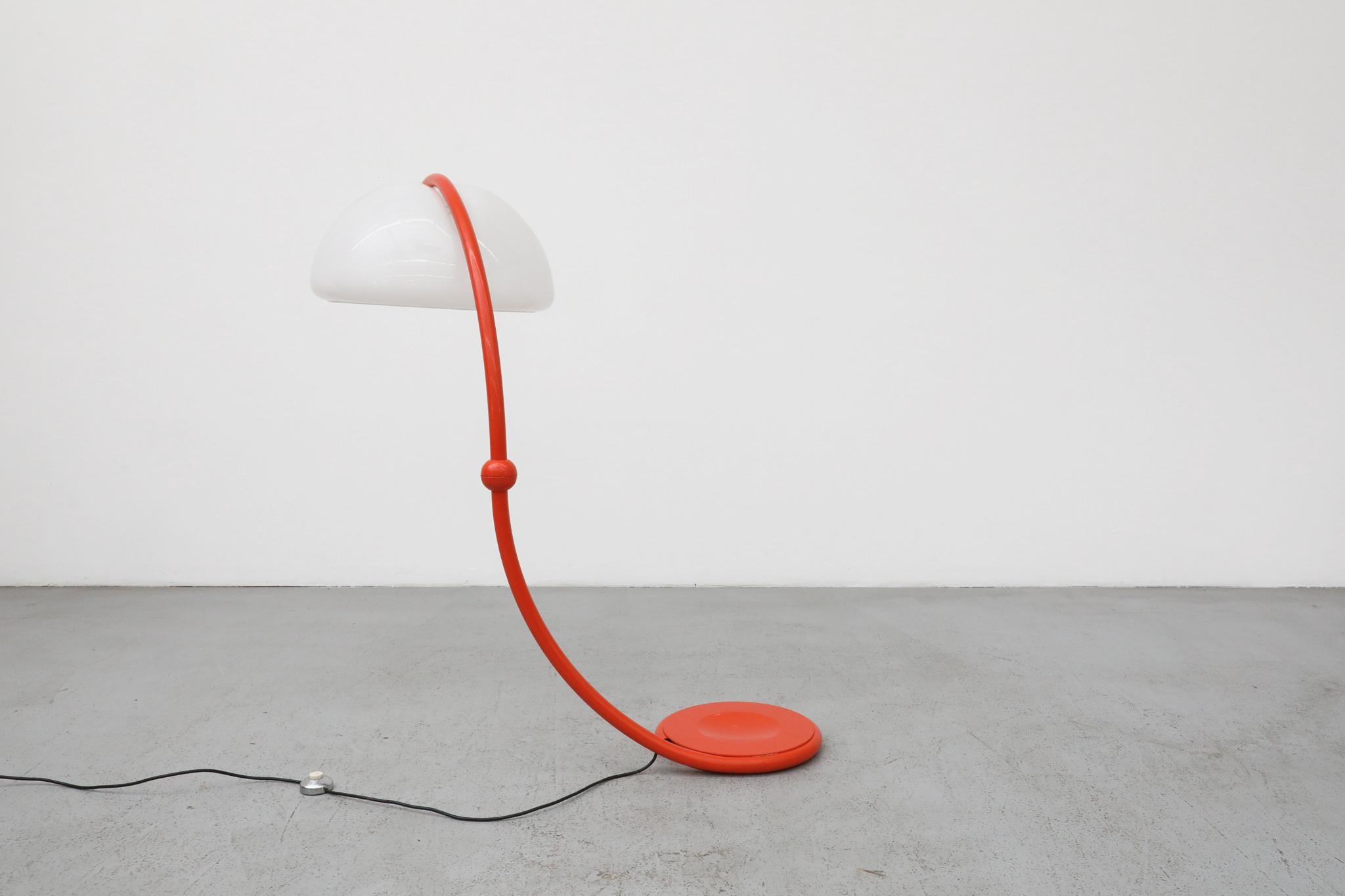 Rara lámpara de pie Serpente naranja de 1965 de Elio Martinelli para Martinelli Luce en venta 1