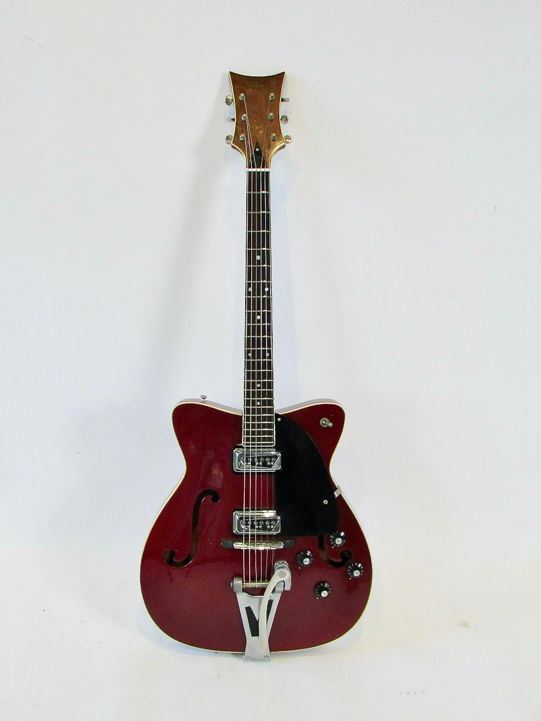 Rare 1966 C.F. Martin GT 75 semi hollow body burgundy  electric guitar In Good Condition In Ferndale, MI
