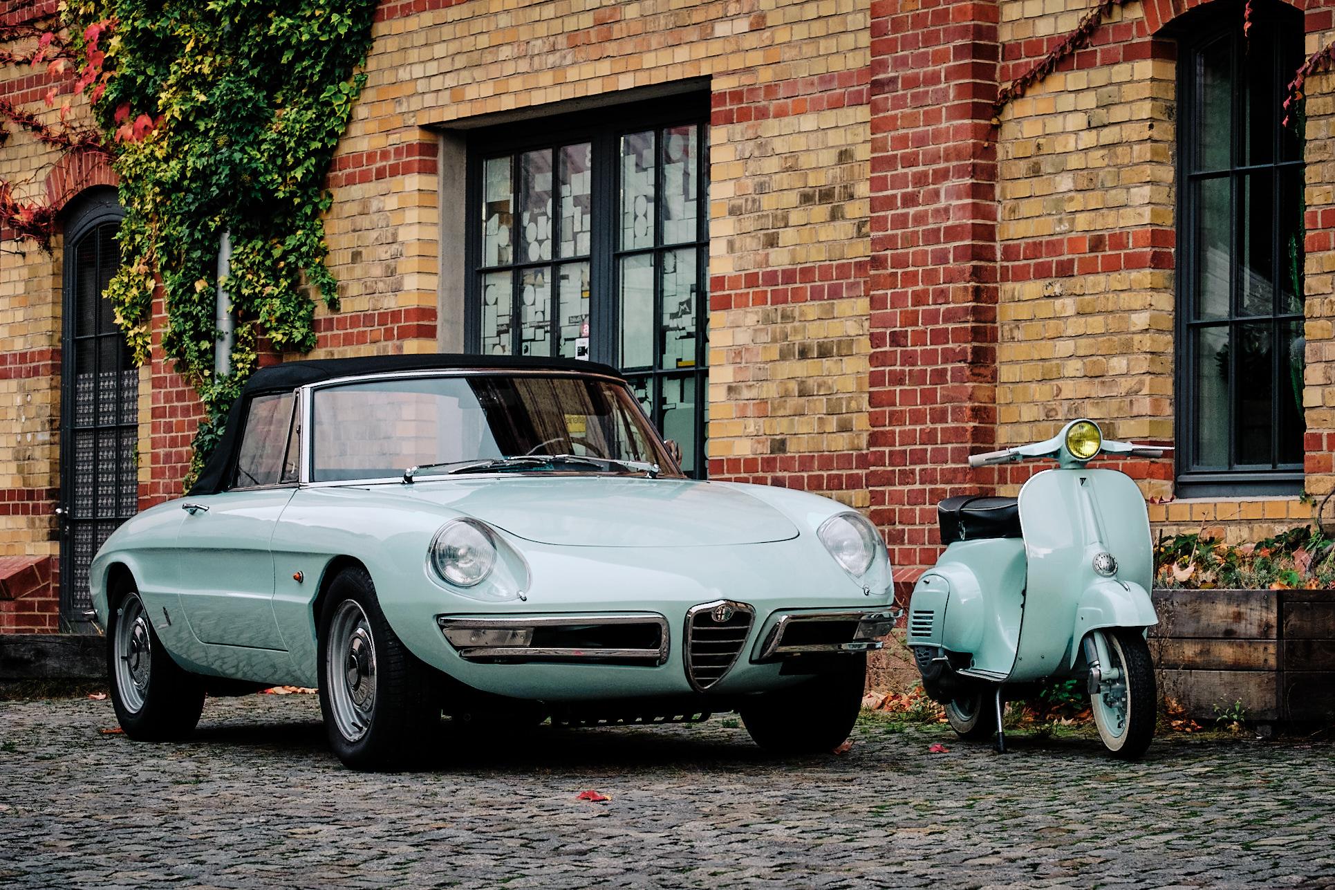 Rare 1967 Alfa Spider Duetto with matching Vespa, Italy 9