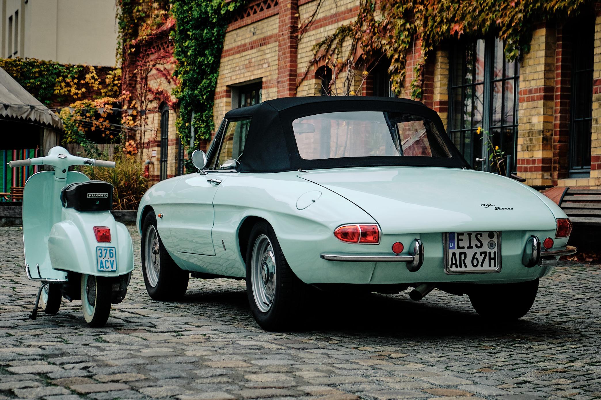 Rare 1967 Alfa Spider Duetto with matching Vespa, Italy 10