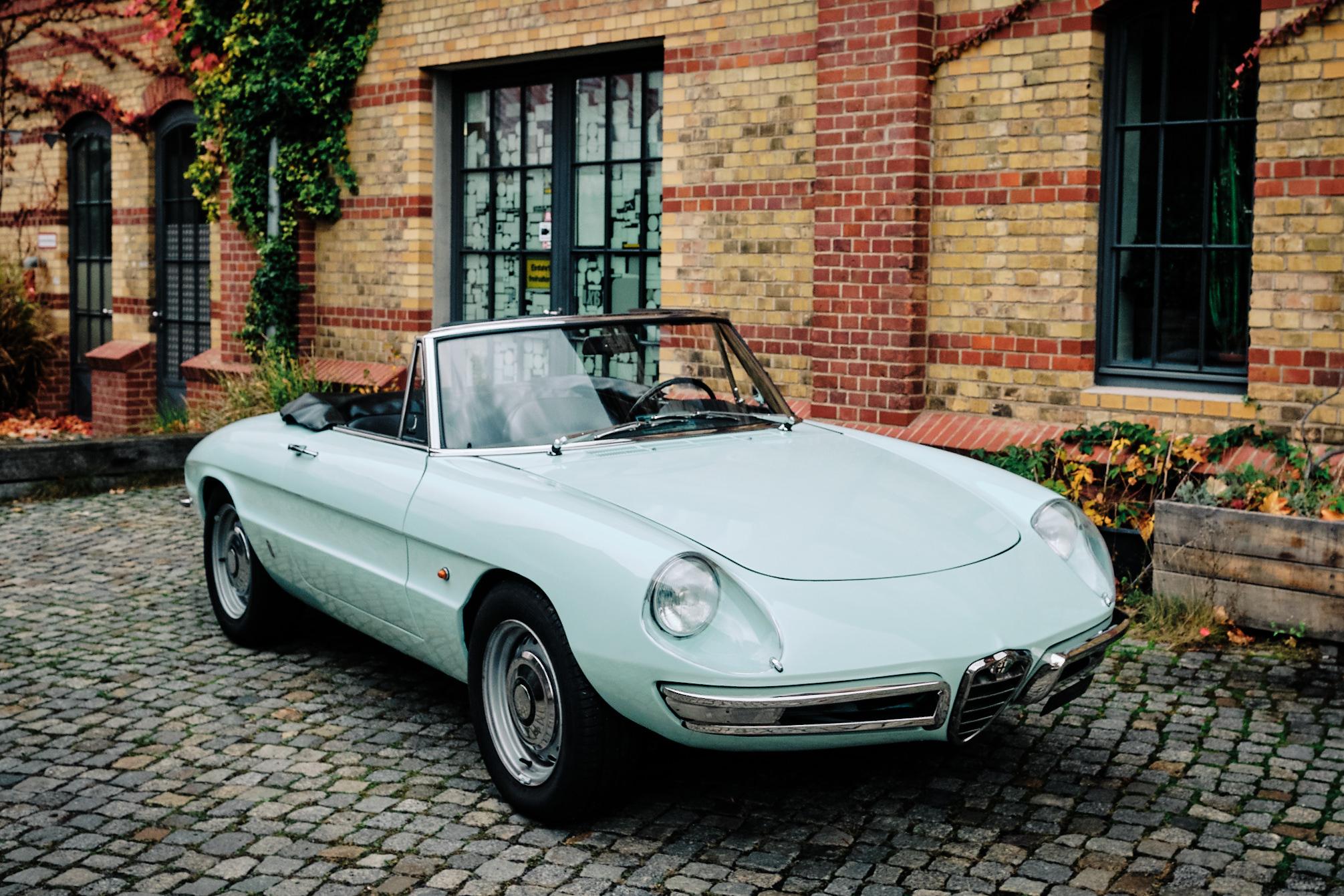 Mid-Century Modern Rare 1967 Alfa Spider Duetto with matching Vespa, Italy