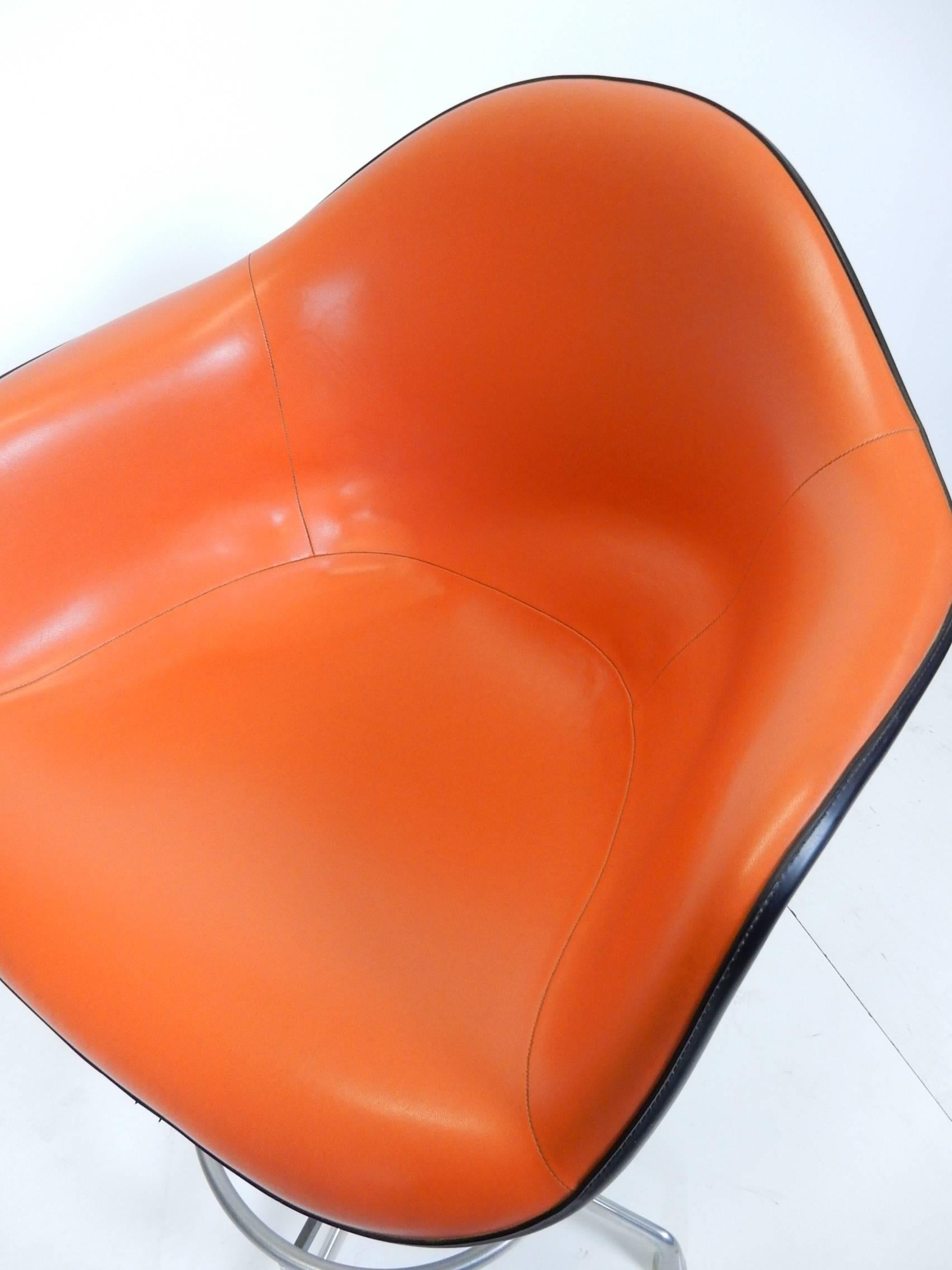Mid-Century Modern Rare 1970 Charles Eames Herman Miller Arm Shell Drafting Chair