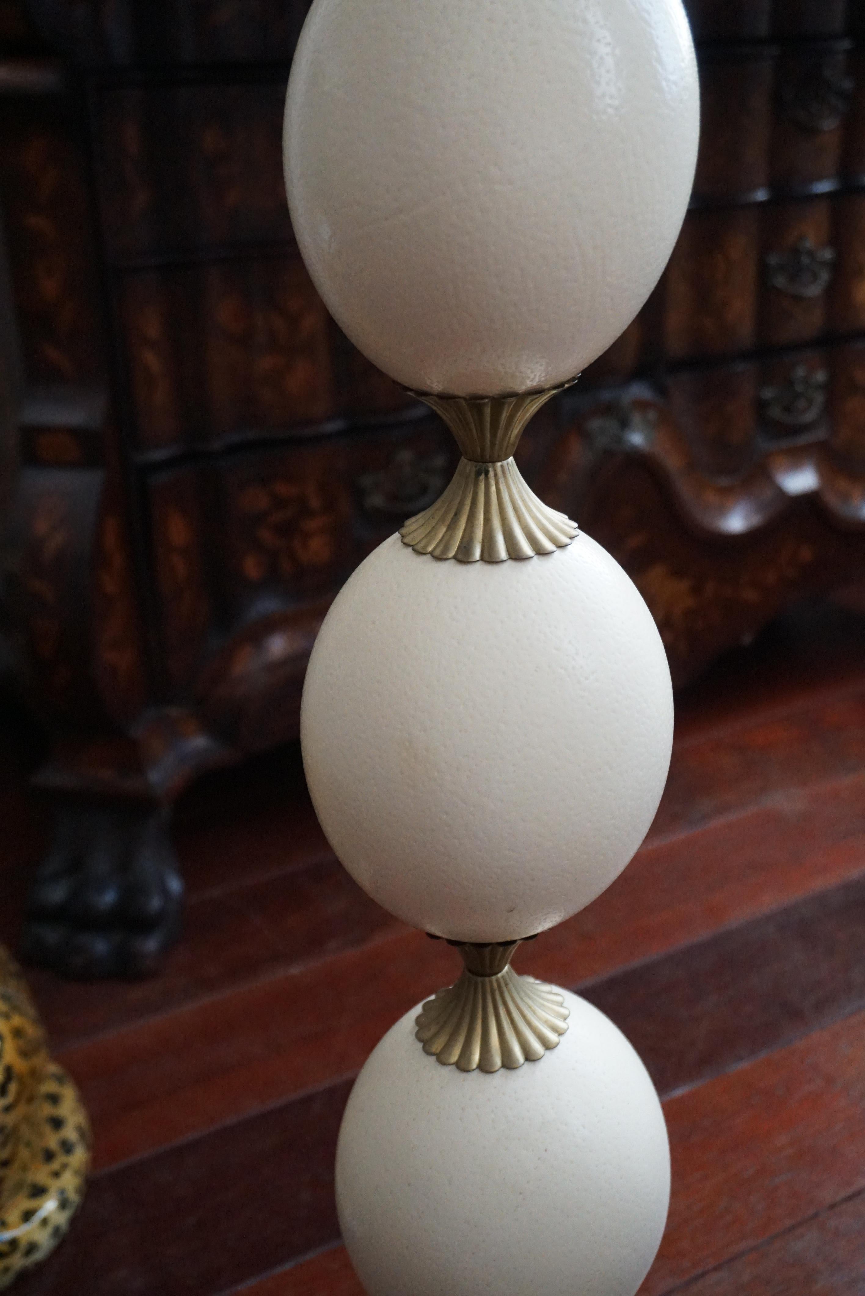 Rare 1970'  Ostrich Eggshell Floor Lamp In The Style Of Maison Charles In Good Condition For Sale In Antwerp, BE