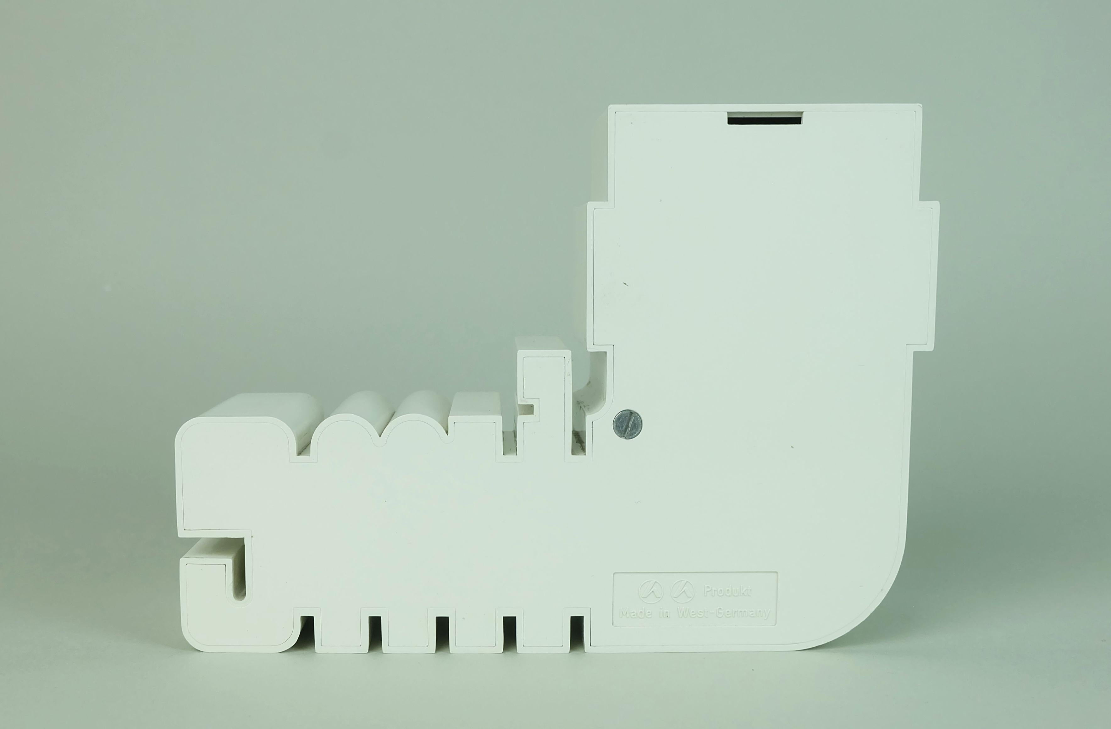 rare 1970s 1980s white plastic TABLE CLOCK 'time' postmodern design a. diehl In Good Condition In Mannheim, DE