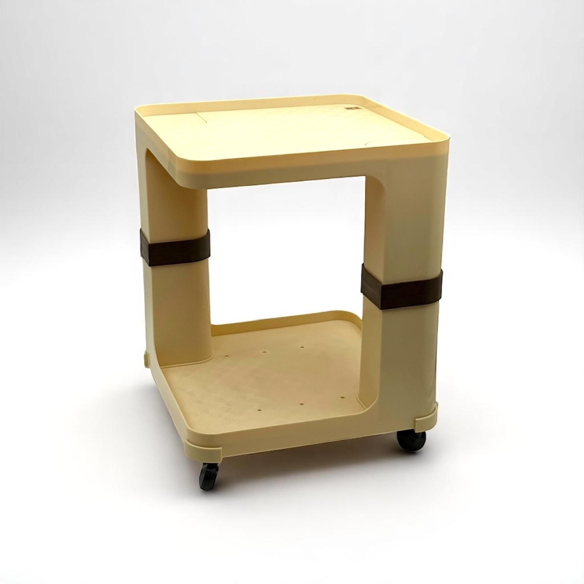Rare 1970s Bar Cart / Side Table Cream and Brown details by Flair Holland In Fair Condition For Sale In San Benedetto Del Tronto, IT