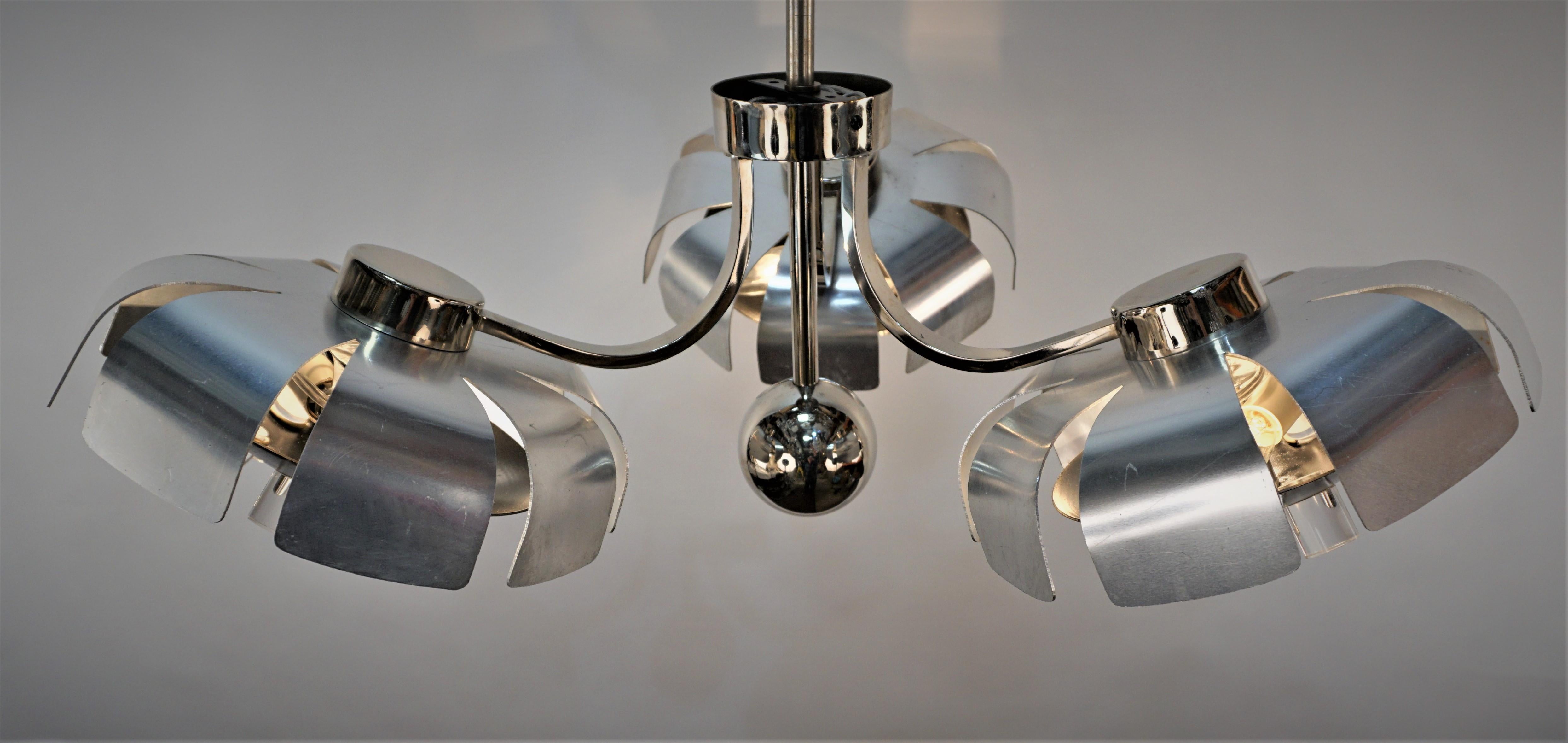 Late 20th Century Rare 1970s Brushed Aluminum, Nickel and Lucite Chandelier For Sale