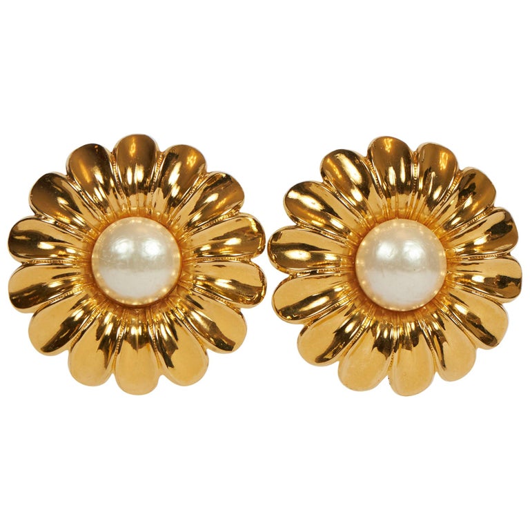 Rare 1970's Chanel Oversized Daisy Pearl Earrings For Sale at 1stDibs |  daisy chanel