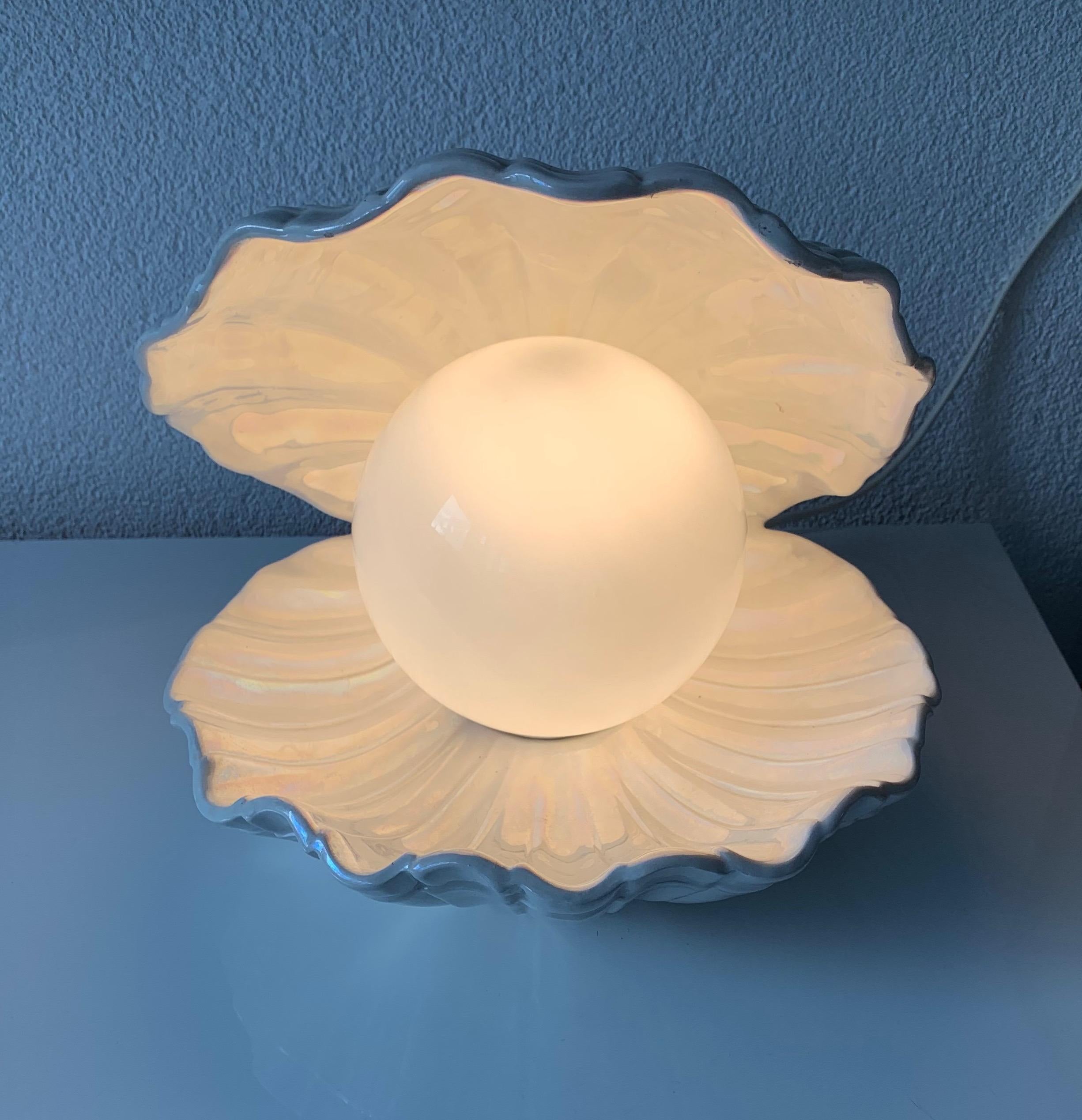 clam lamp