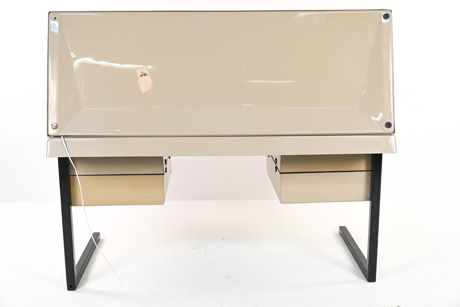 Rare 1970's Jorge Zalszupin L'atelier Space-Age Plastic Desk For Sale 1