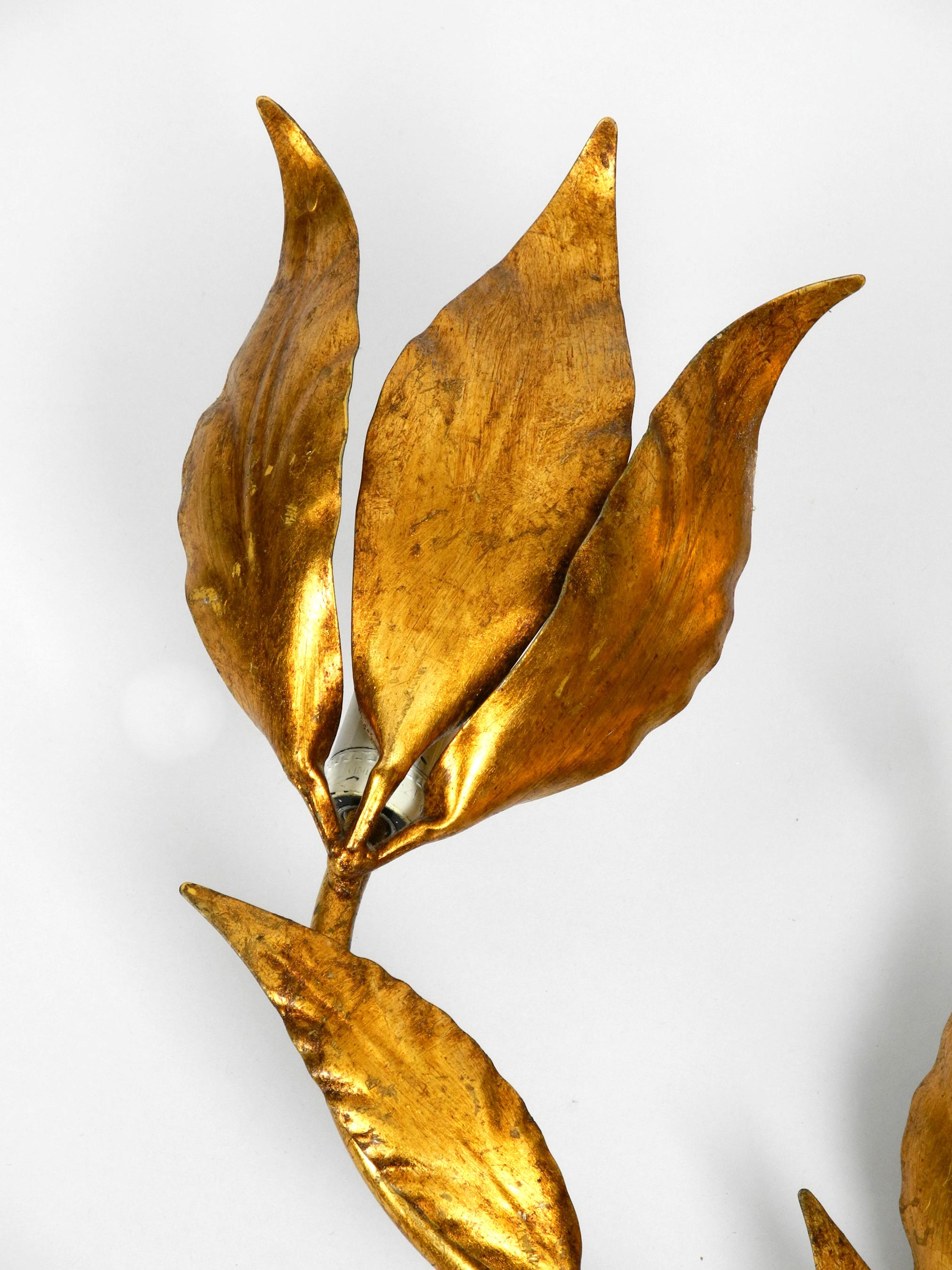 Seltene 1970er große vergoldete Florentine Wandlampe im Angebot 7