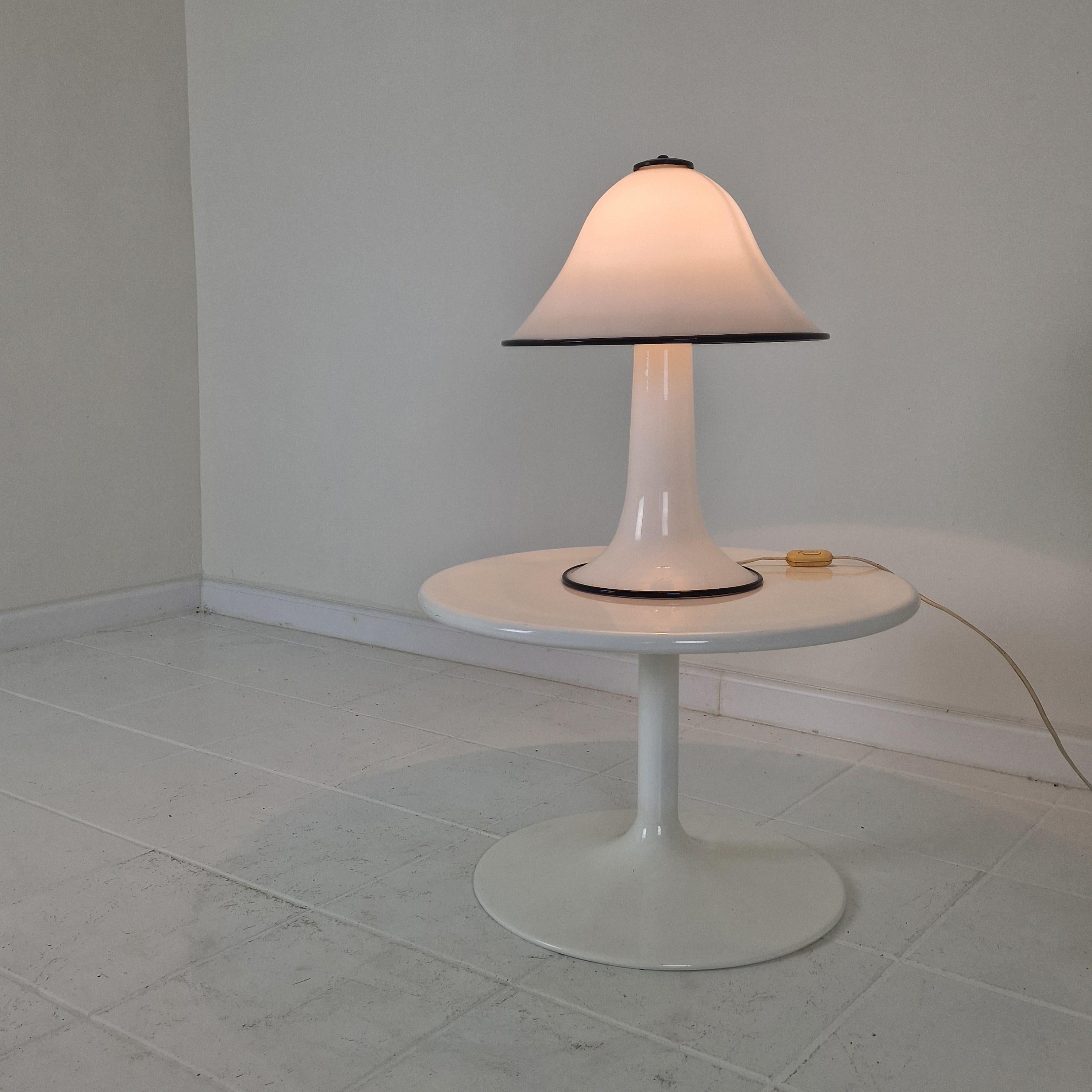 Rara lámpara seta de Murano de los años 70 - Vidrio soplado a mano con luz blanca difusa en Bueno estado para la venta en Oud Beijerland, NL