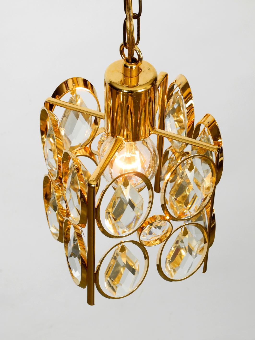 Rare 1970s Small Palwa Brass Hanging Lamp with Faceted Crystal Stones In Good Condition In München, DE