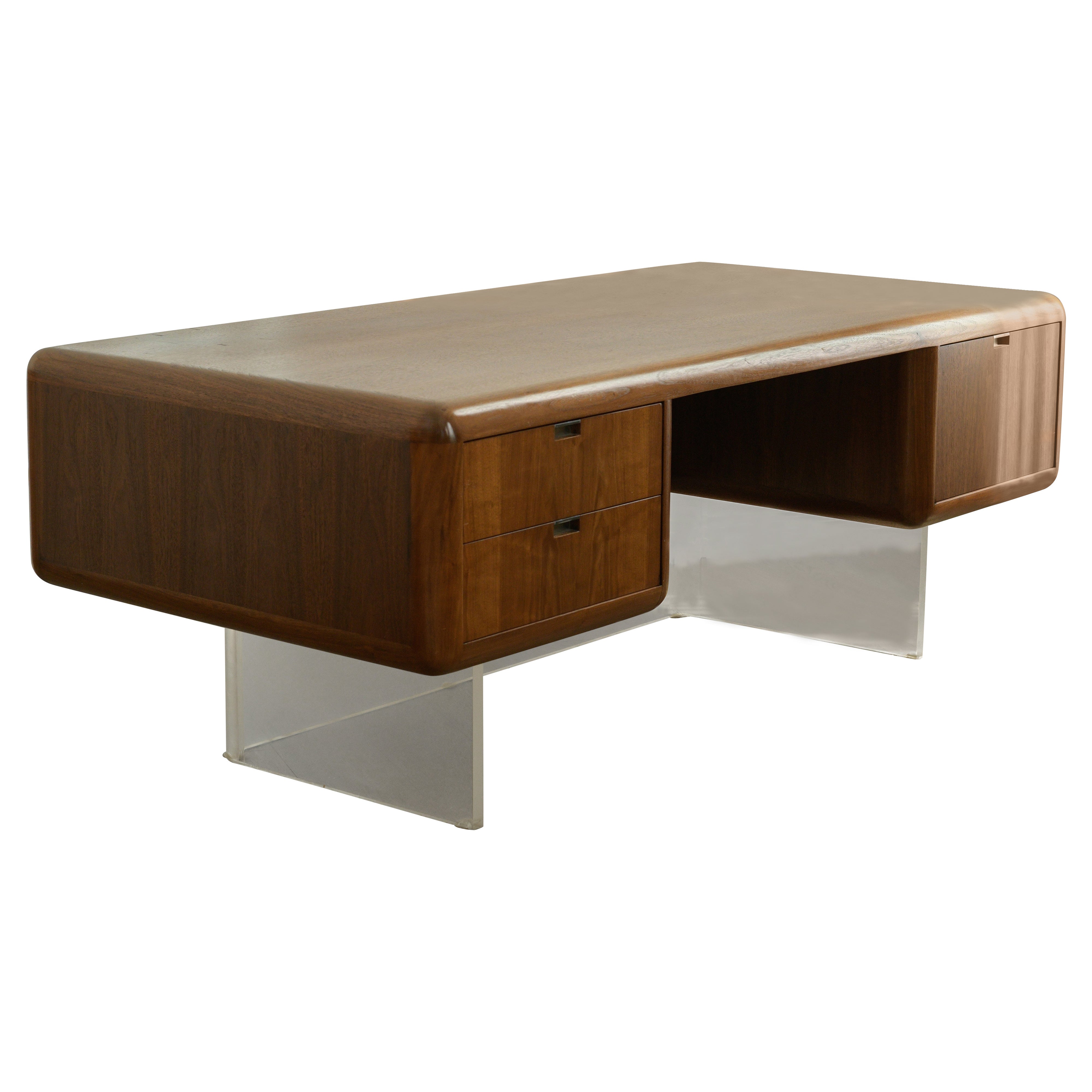 Rare bureau de direction en noyer et lucite de Vladimir Kagan des années 1970 en vente