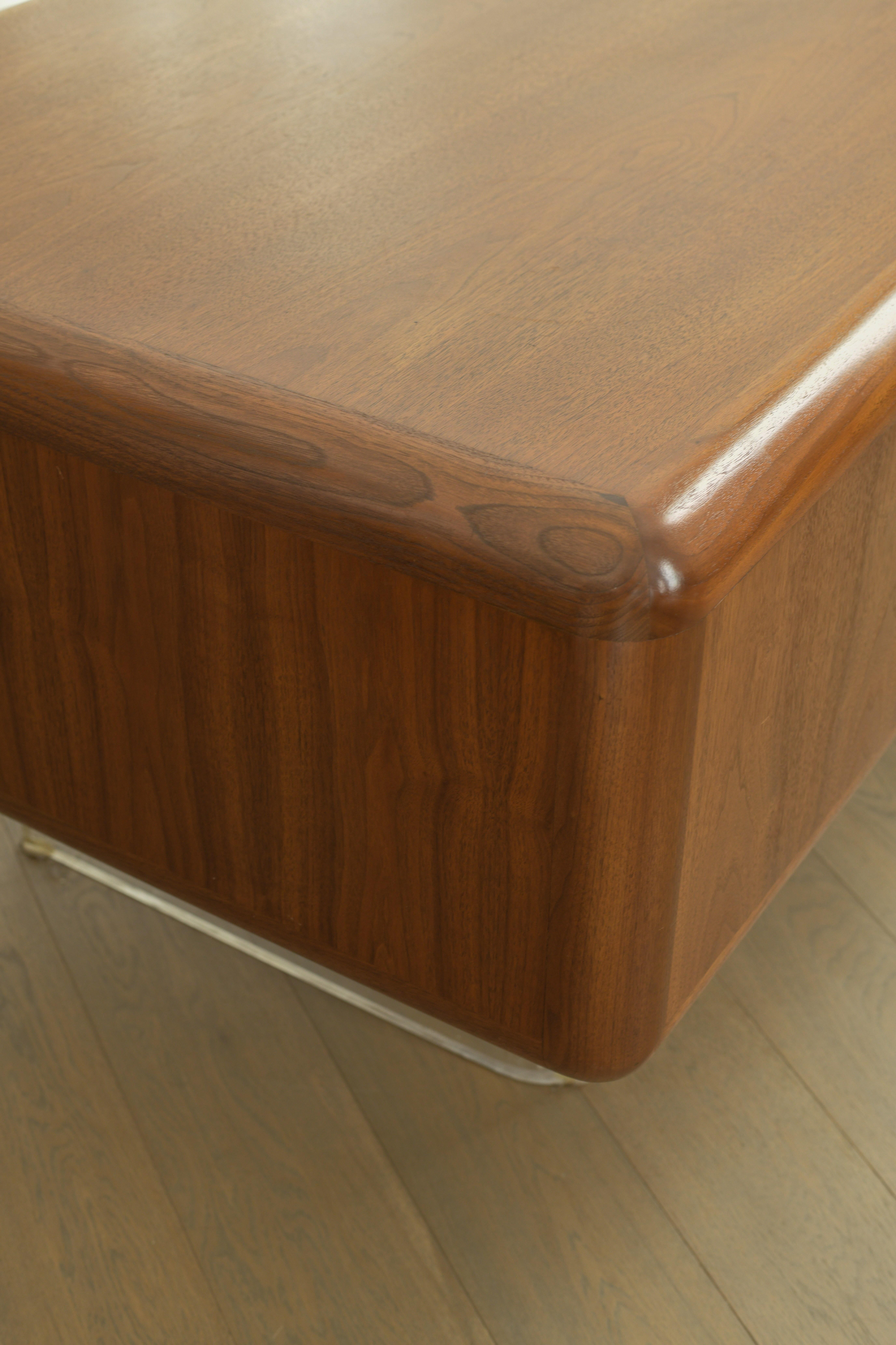 Rare 1970s Vladimir Kagan Walnut & Lucite Executive Desk For Sale 9