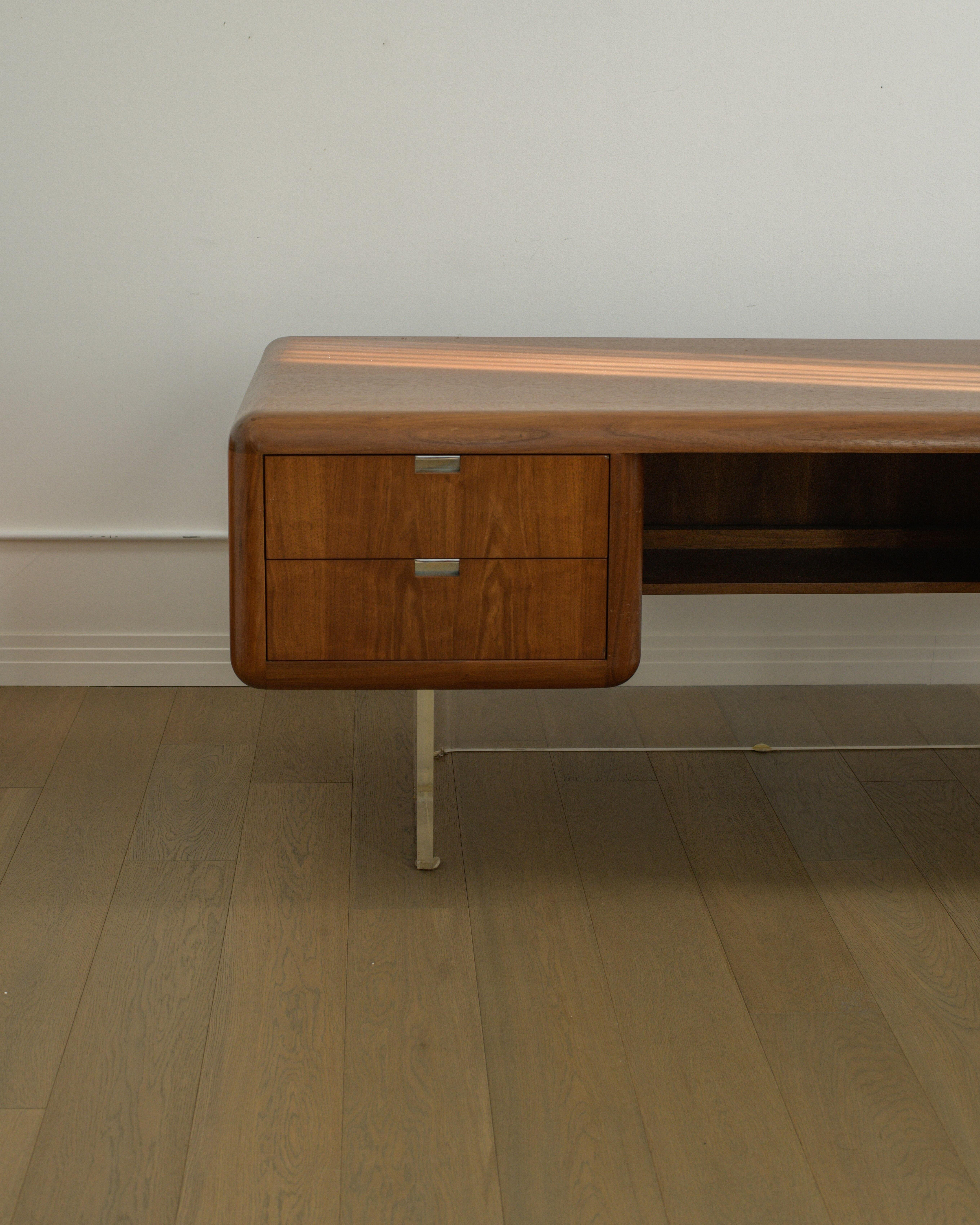Late 20th Century Rare 1970s Vladimir Kagan Walnut & Lucite Executive Desk For Sale