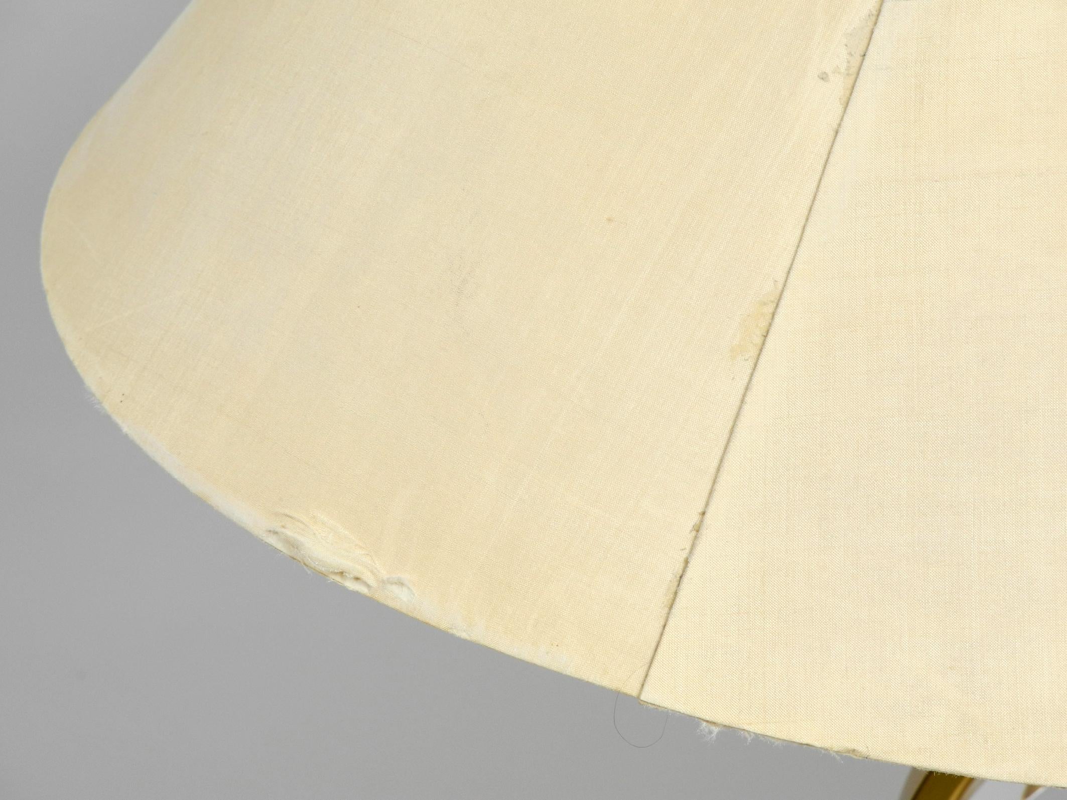 Rare très grande lampe de table en laiton et verre de la collection Vereinigte Werkstätten en vente 3
