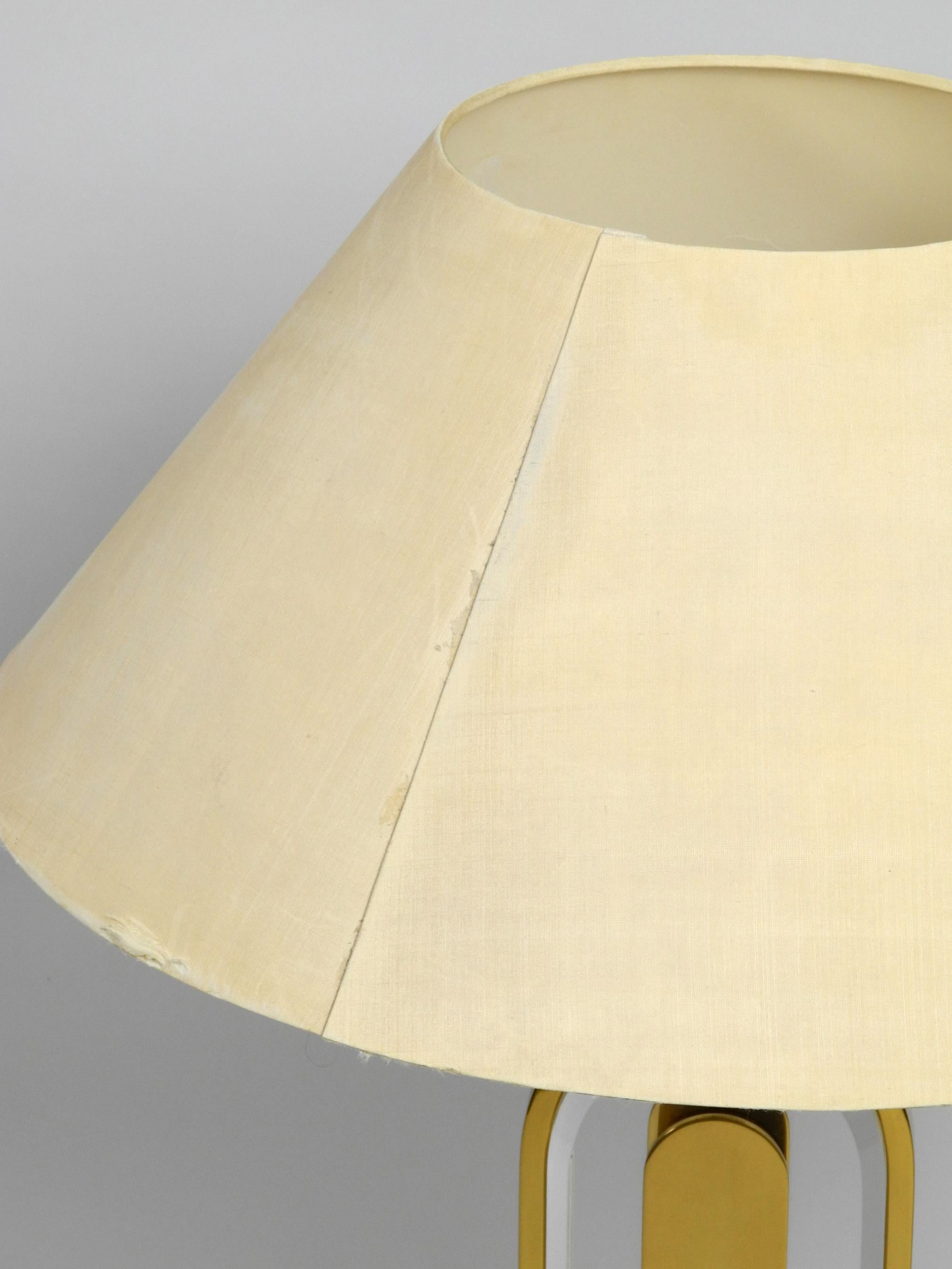 Rare très grande lampe de table en laiton et verre de la collection Vereinigte Werkstätten en vente 4