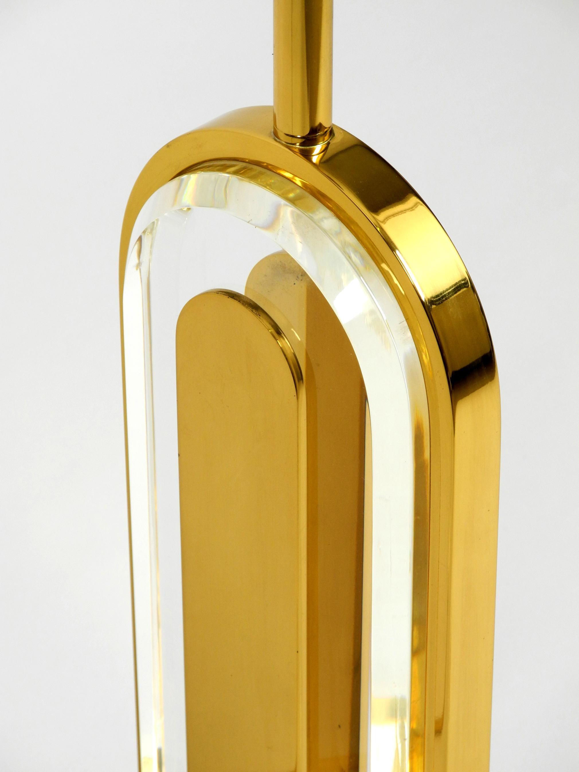 Rare très grande lampe de table en laiton et verre de la collection Vereinigte Werkstätten en vente 1