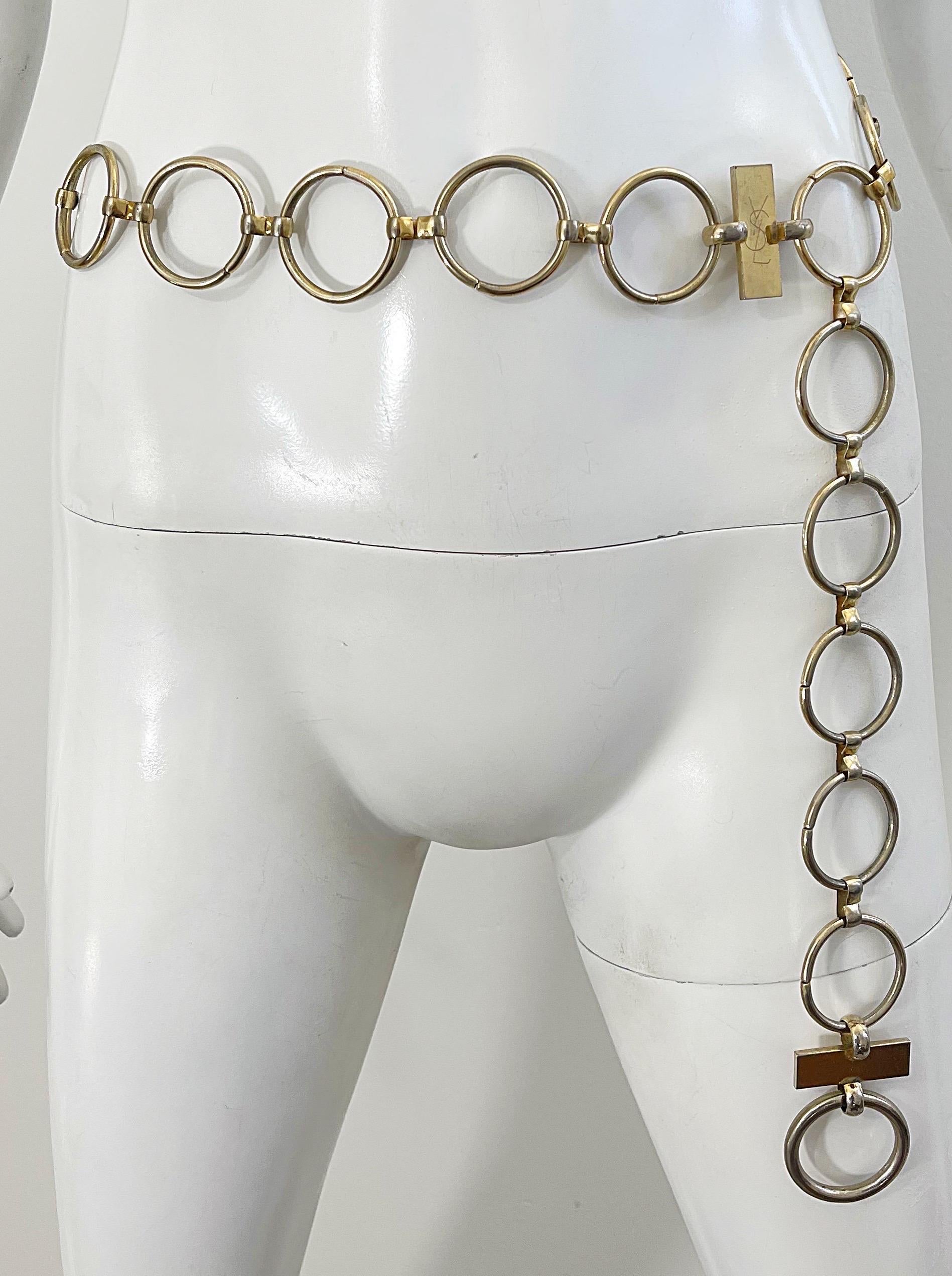 Seltene frühe 70er Jahre YSL Goldkette Link Ring Gürtel oder Halskette ! Dieses seltene Schmuckstück ist fast identisch mit dem, das Veruschka zu ihrem ikonischen Safarikleid trug. Kann leicht von einem Gürtel zu einer Halskette umfunktioniert