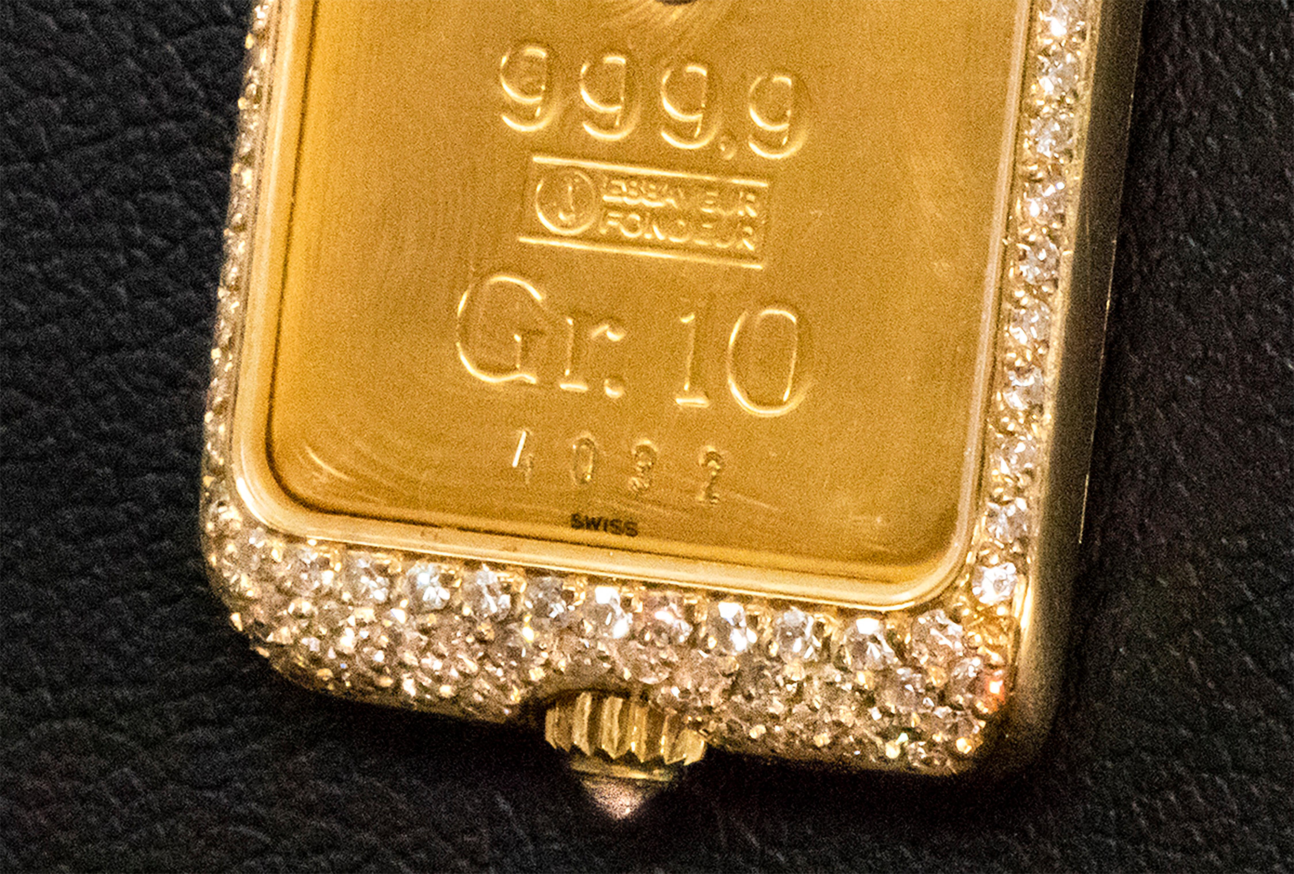 Seltene 1980er Jahre Corum UBS 24 Karat 10gram Gold Bar-Uhr mit Diamant-Anhänger im Angebot 2