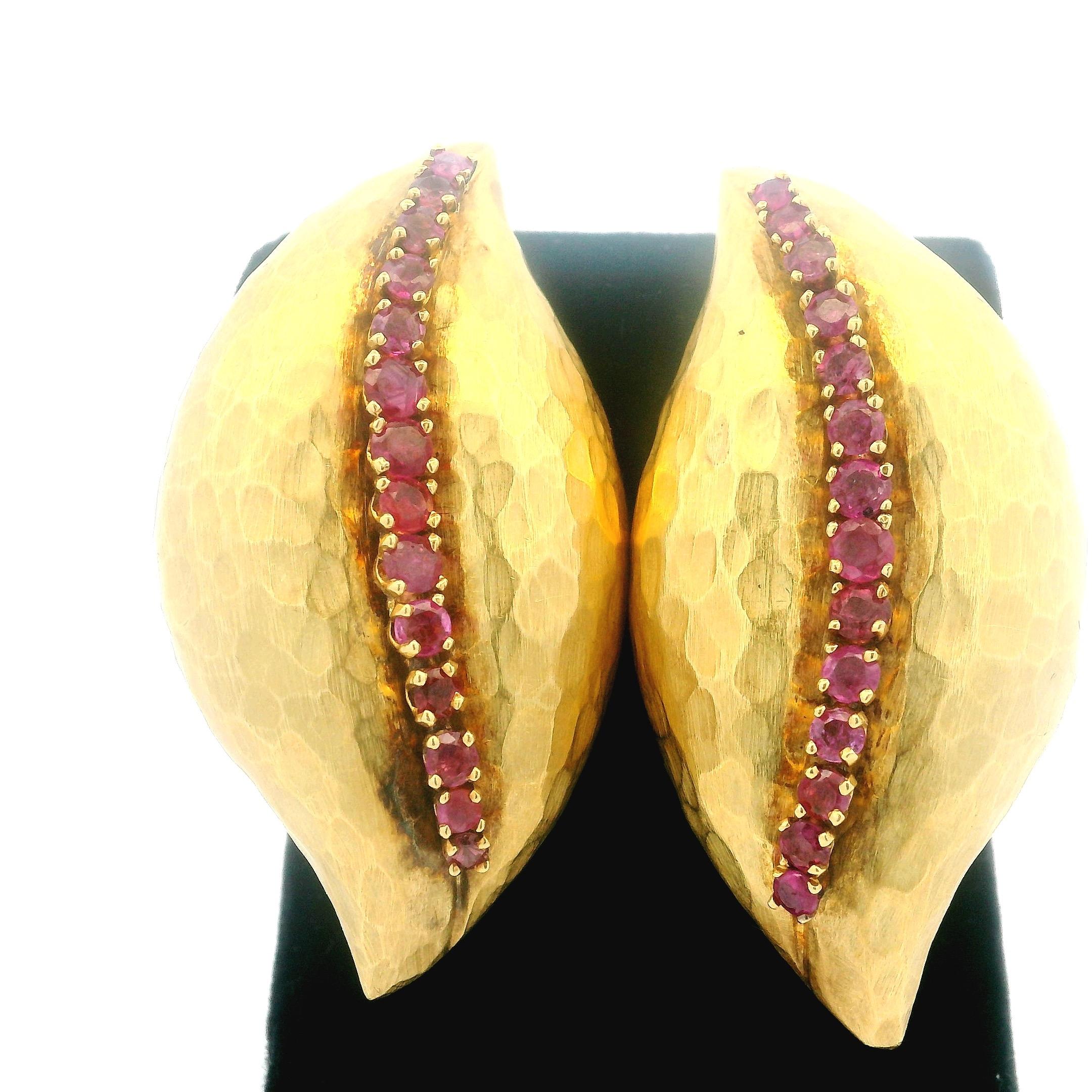 Seltene 1980er Jahre  Forza Italian 18K Hammered Gold & Ruby Skulptur Ohrringe, signiert im Angebot 10