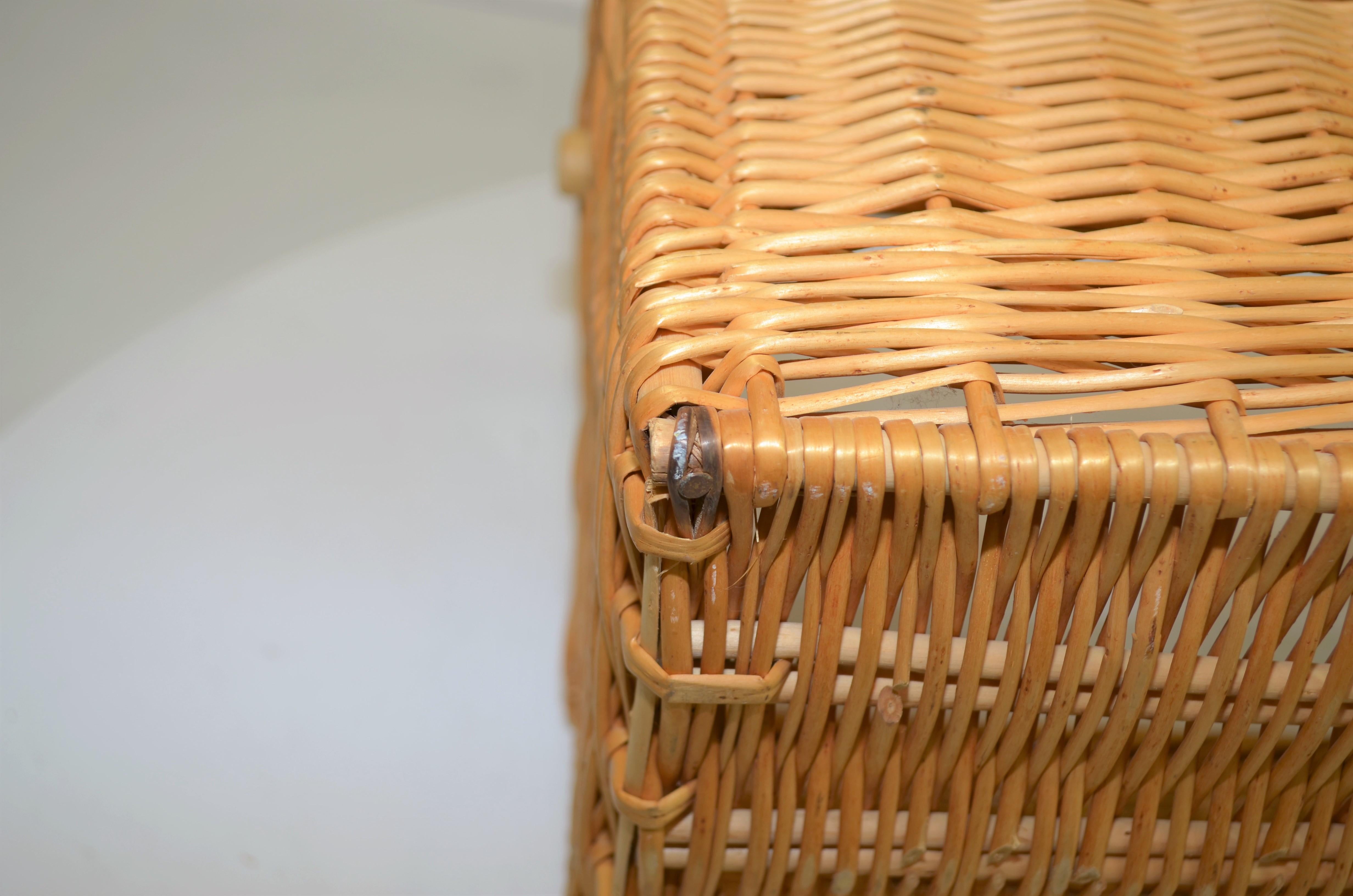 RARE 1980's Hermes Picnic / Grooming Box Wicker Basket In Excellent Condition For Sale In Carmel, CA