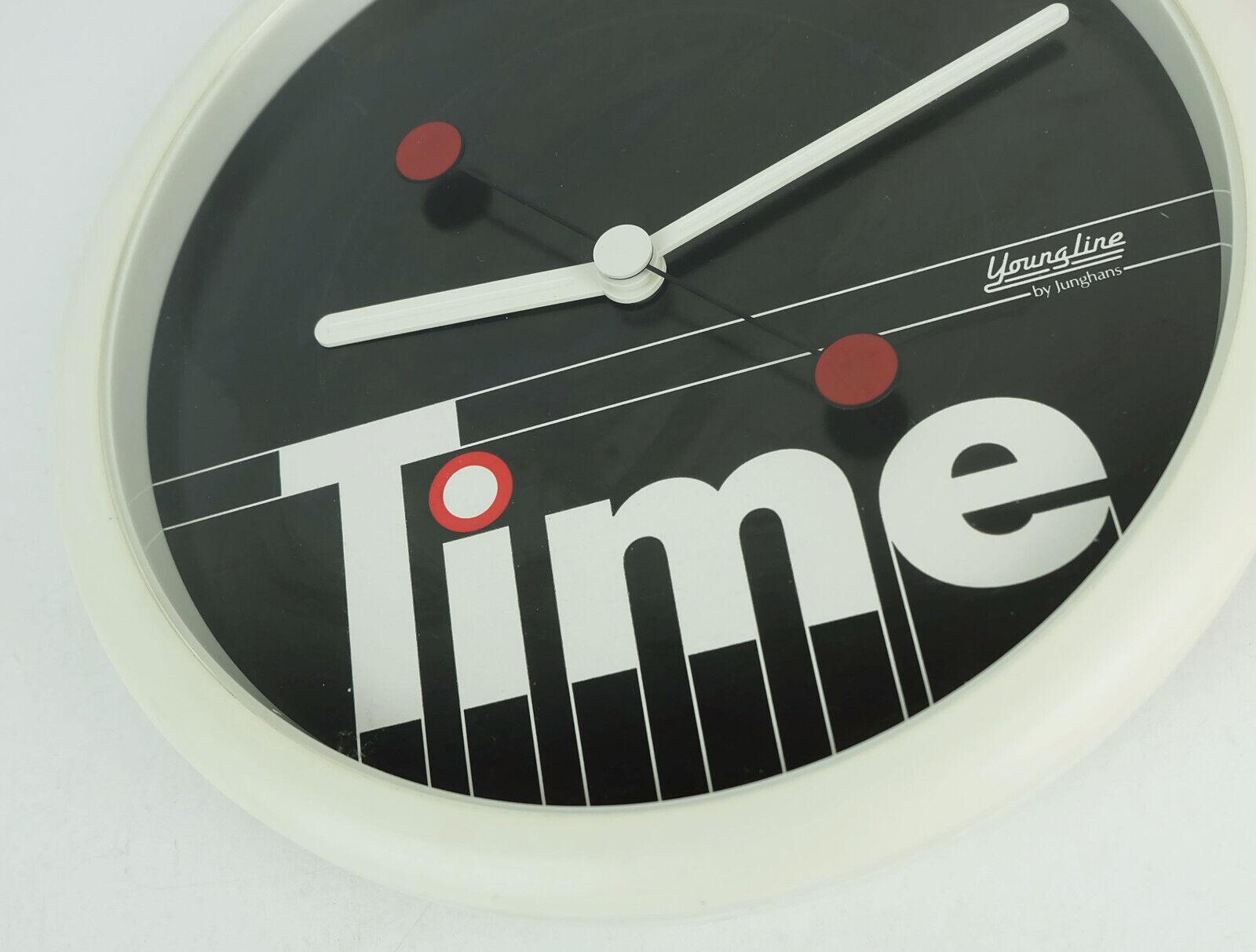 Postmoderne Rare horloge de cuisine WALL CLOCK jeuneline junghans des années 1980 au design postmoderne  en vente