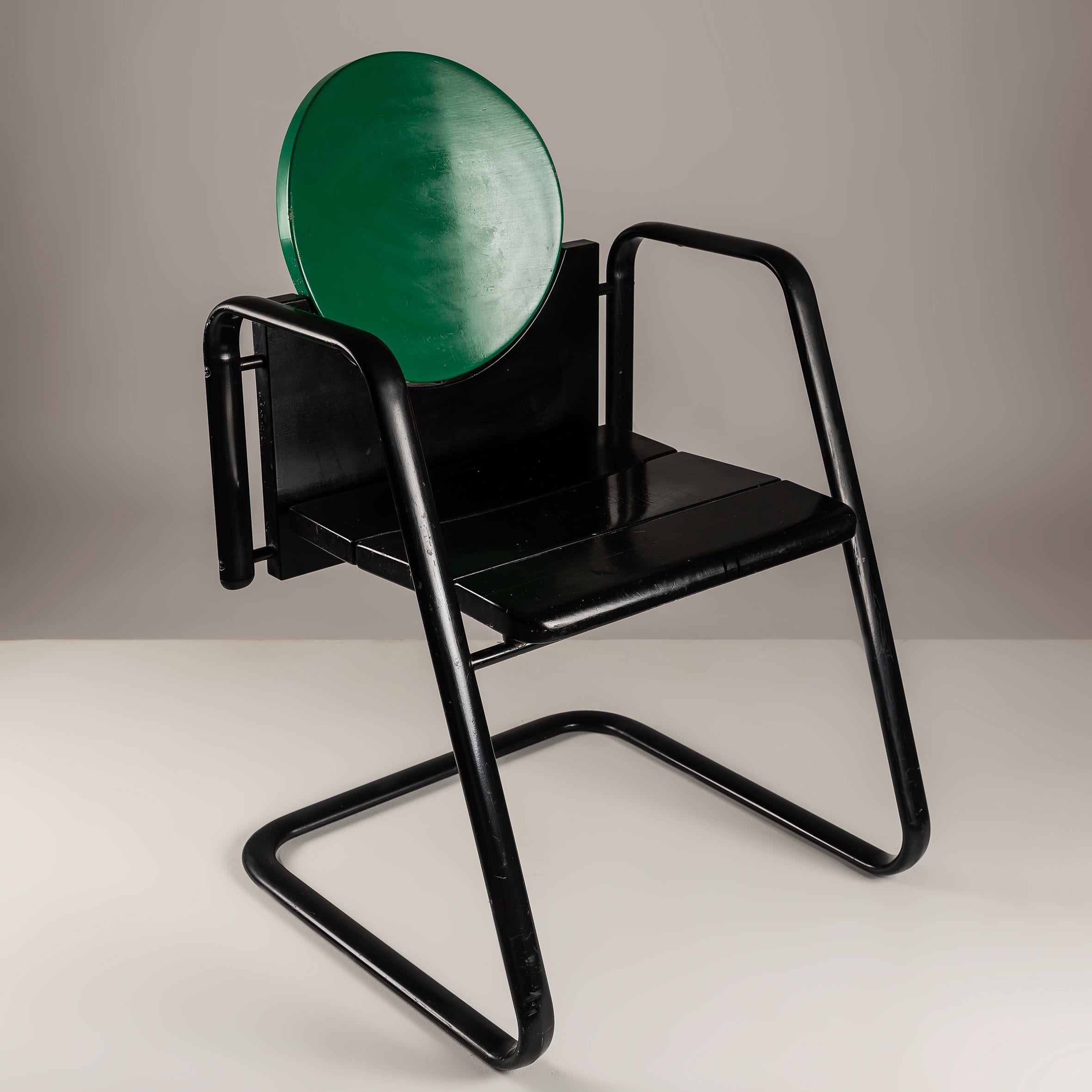 The G-Pino Pinocchio Armchairs by Martin Stoll, crafted in 1980, are iconic pieces that combine comfort, style, and innovative design. Martin Stoll, known for his exceptional craftsmanship and eye for detail, designed these armchairs to be both