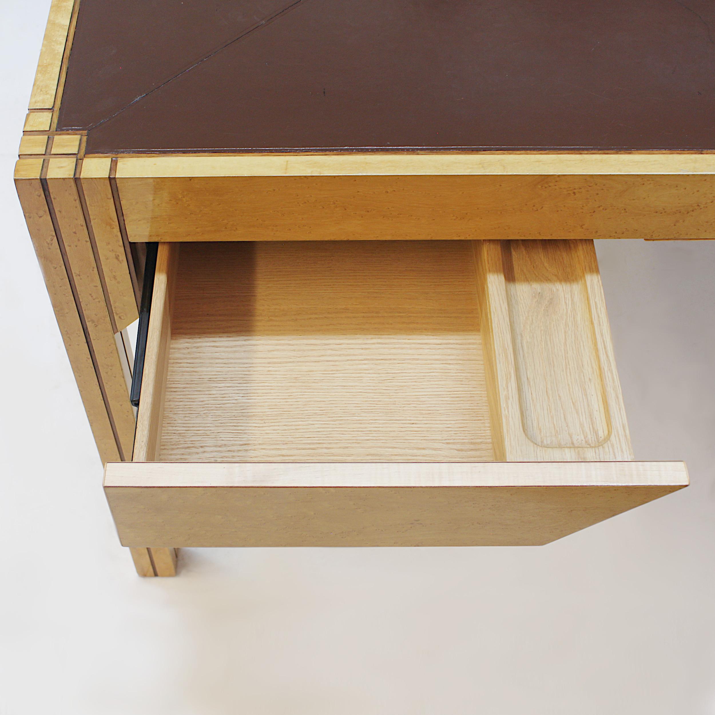 Incrusté Rare 1980 Mid Century Art Deco Executive Table Desk by Pierre Paulin for Baker en vente