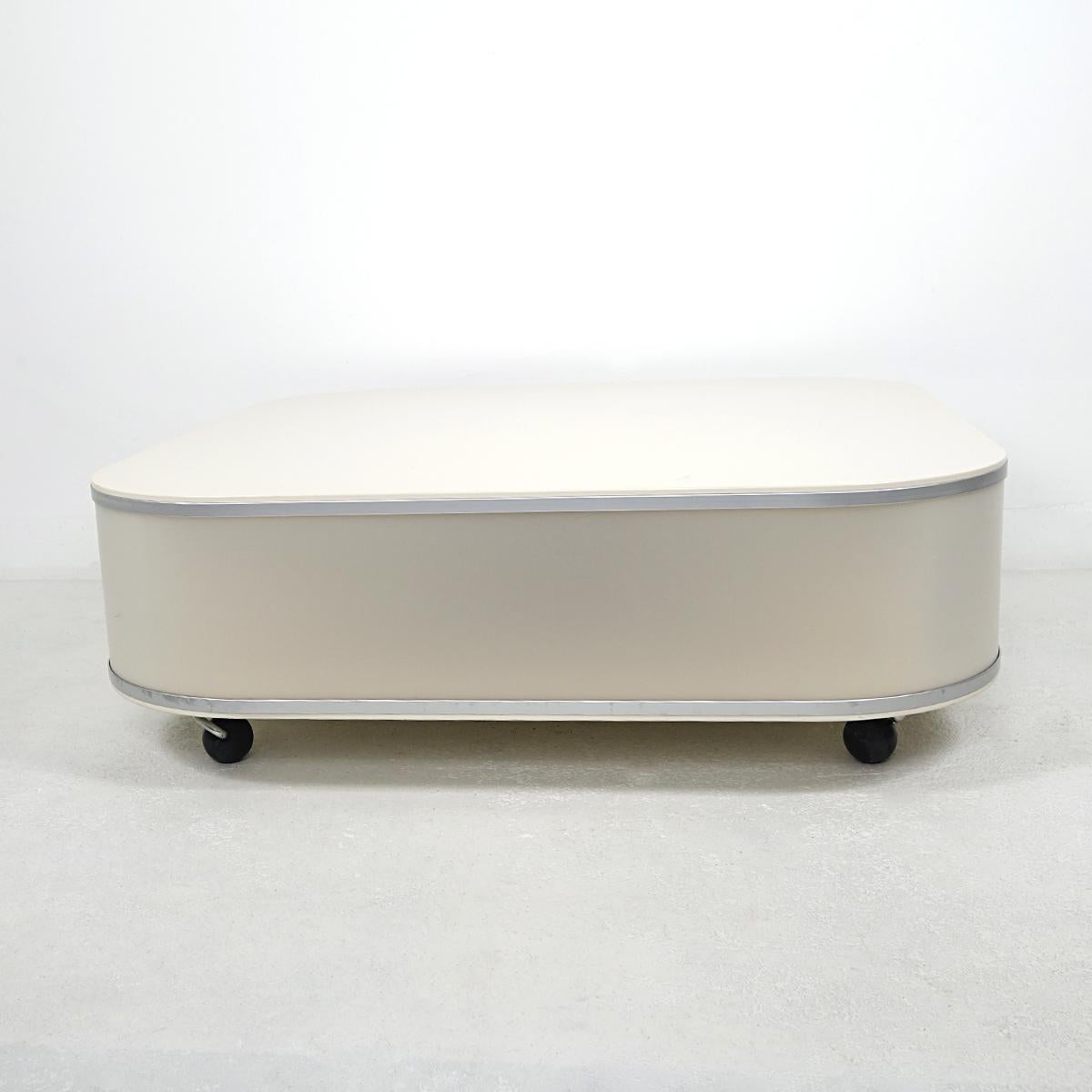 Rare 1980s Modern Off-White Square Coffee Table with Storage by Pastoe In Good Condition In Doornspijk, NL