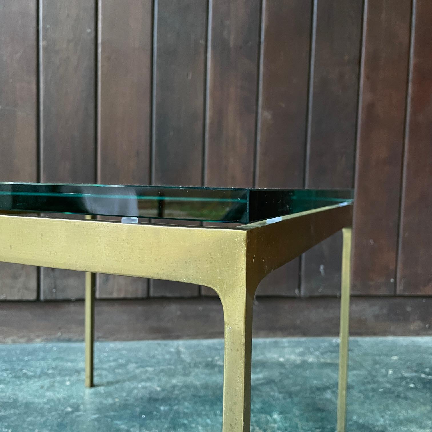 Rare 1980 Nicos Zographos TA.20G Table carrée en laiton/bronze + verre Petit 20² en vente 3