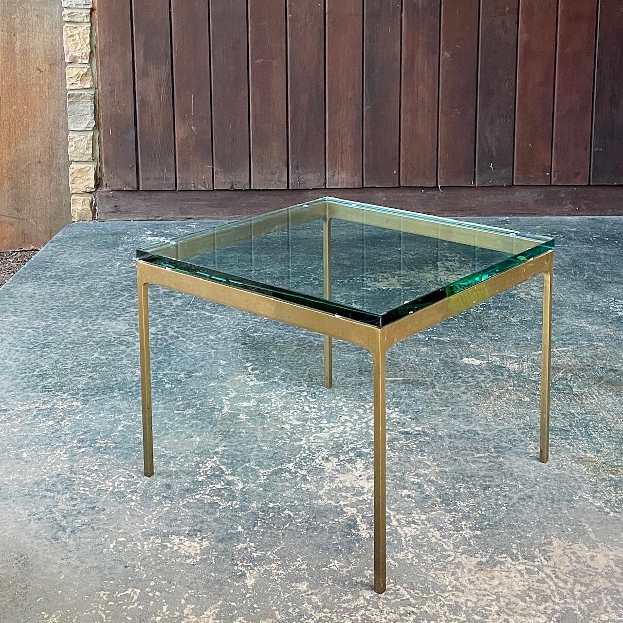 Mid-Century Modern Rare 1980 Nicos Zographos TA.20G Table carrée en laiton/bronze + verre Petit 20² en vente