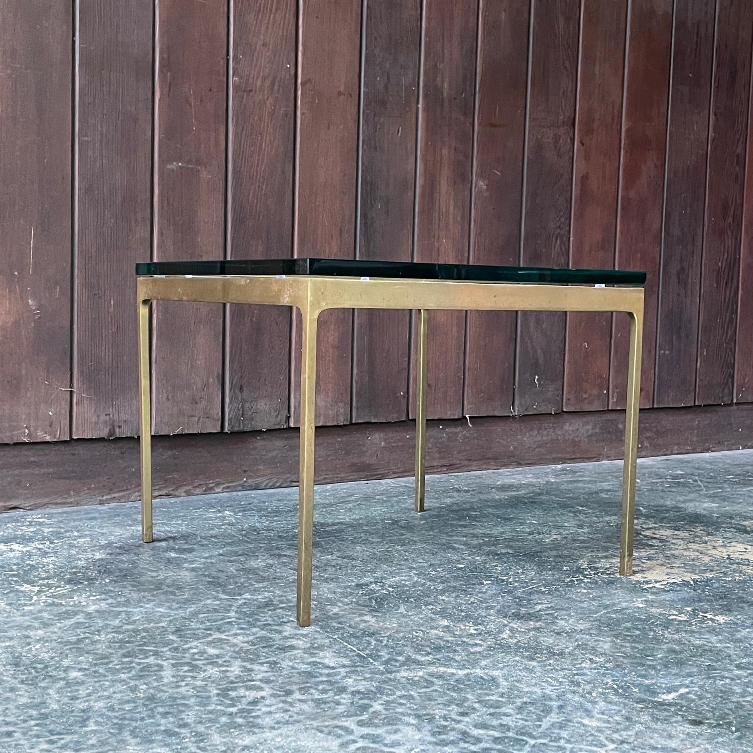 Rare 1980 Nicos Zographos TA.20G Table carrée en laiton/bronze + verre Petit 20² État moyen - En vente à Hyattsville, MD