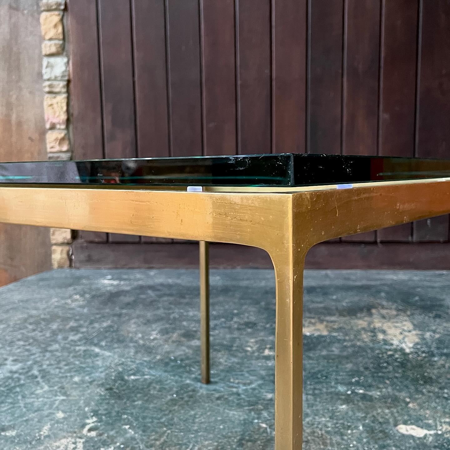 Rare 1980 Nicos Zographos TA.20G Table carrée en laiton/bronze + verre Petit 20² en vente 1