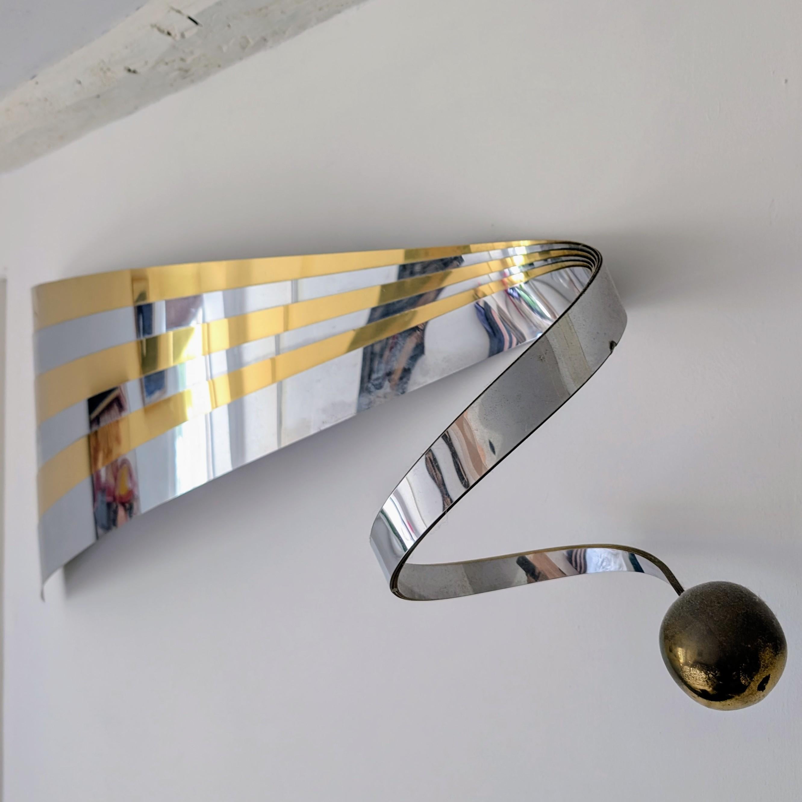 Rara escultura de pared posmoderna de cinta dorada y cromada de los años 80 de Curtis Jere, EE.UU. en venta 6