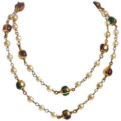 Chanel Vintage Green Gripoix and Pearl Sautoir Necklace For Sale at 1stDibs