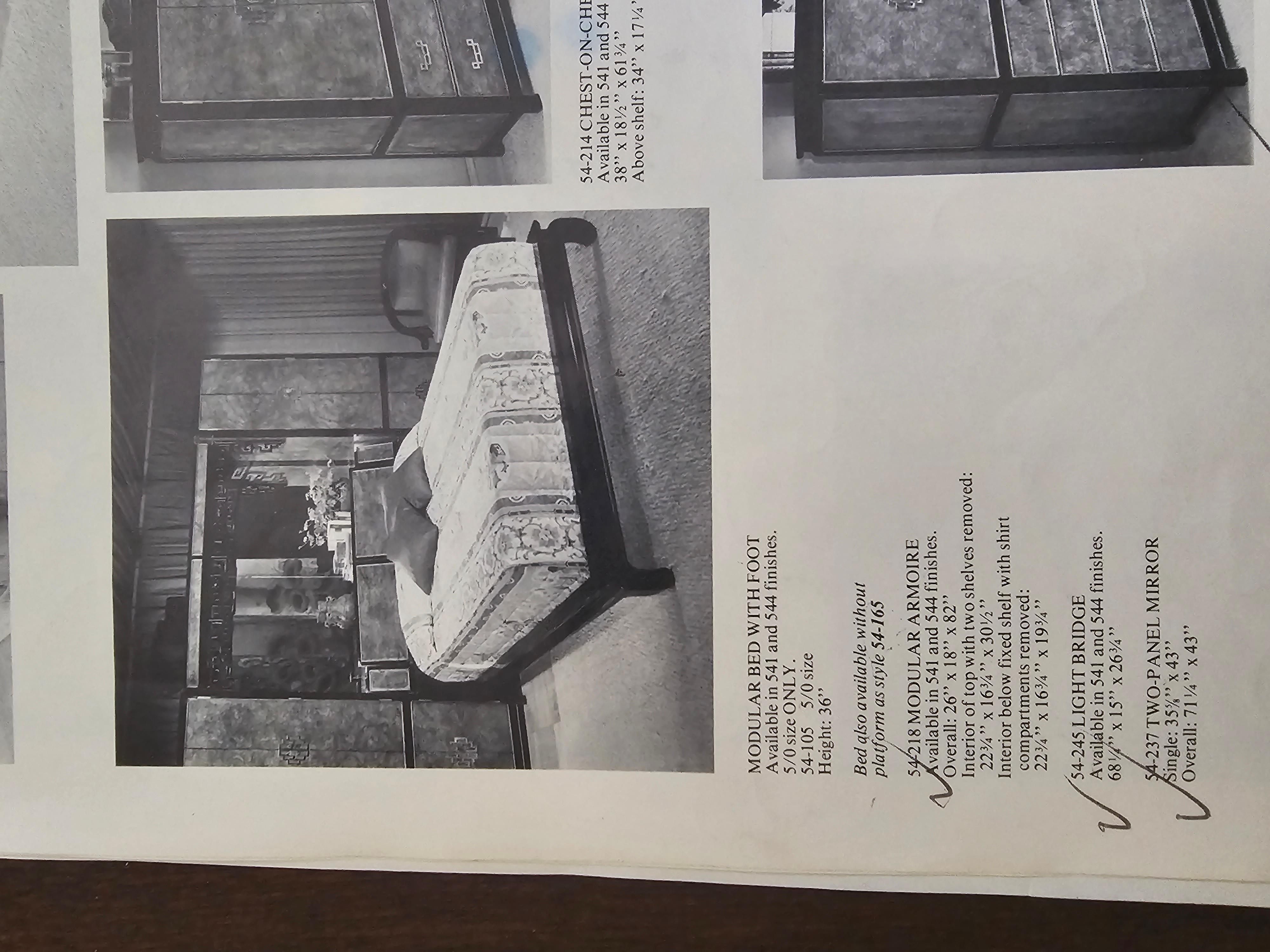 Seltener 1986 Raymond K Sabota für Century Furniture Wandschrank in Königsgröße  (amerikanisch) im Angebot