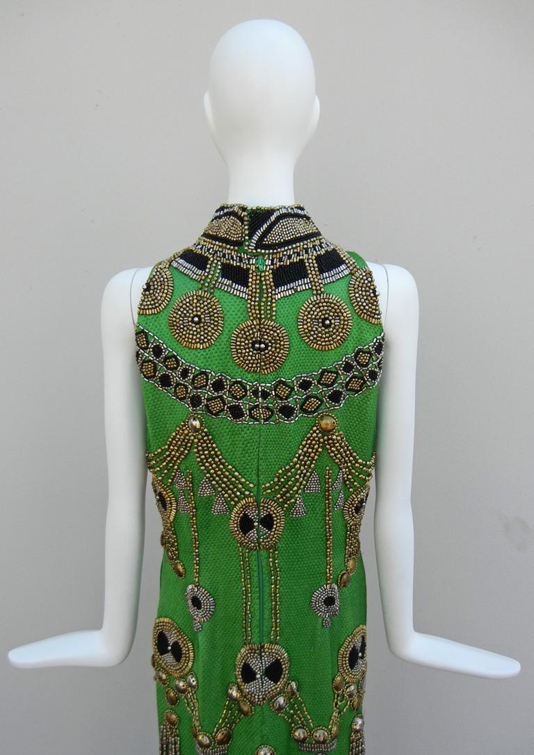 Raro abito da passerella dell'Atelier Versace del 1990, unico nel suo genere, pesantemente decorato di perline in vendita 3