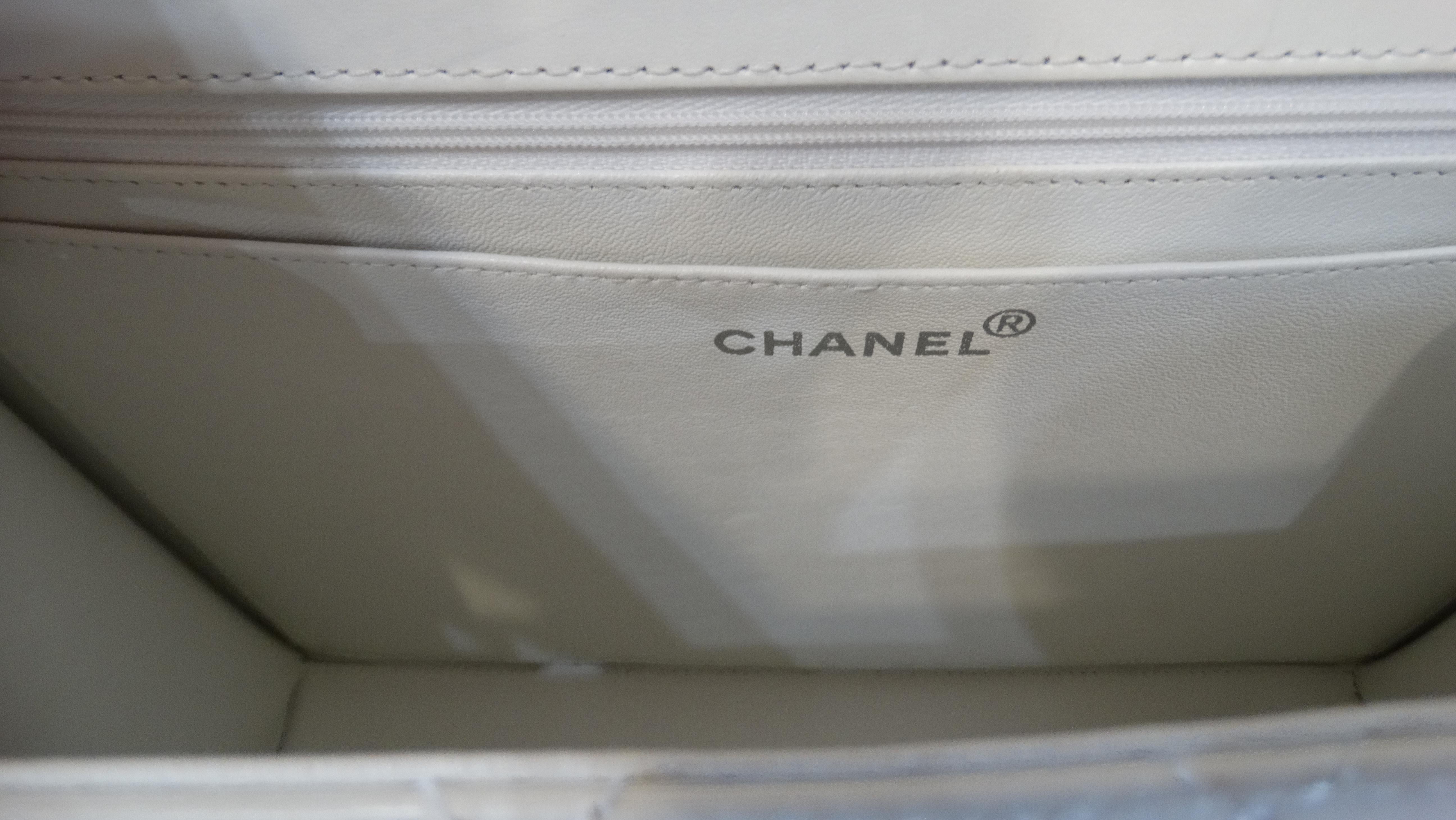 Chanel 1990s White Goatskin Quilted Shoulder Bag 5