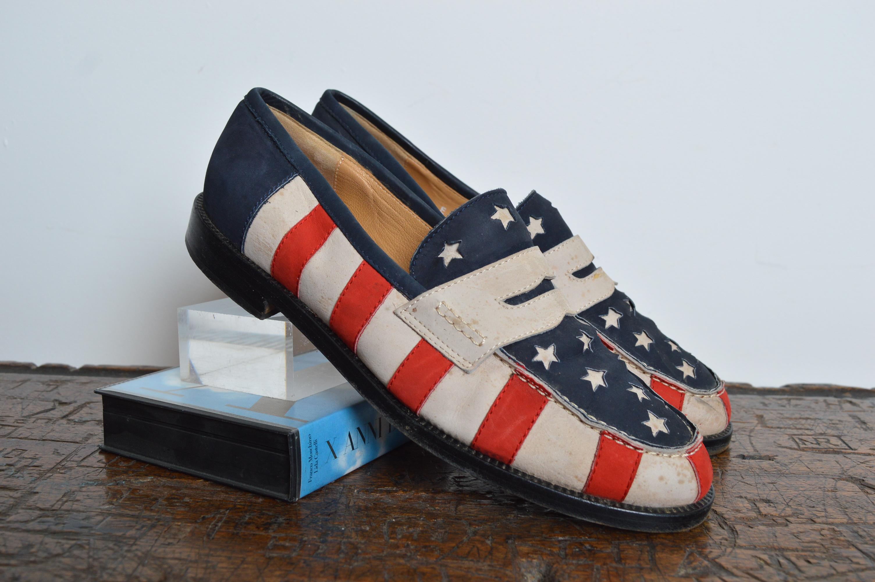 Rare 1990's MOSCHINO Stars & Tripes USA flag cuir Loafers - Shoes EU 40 en vente 5