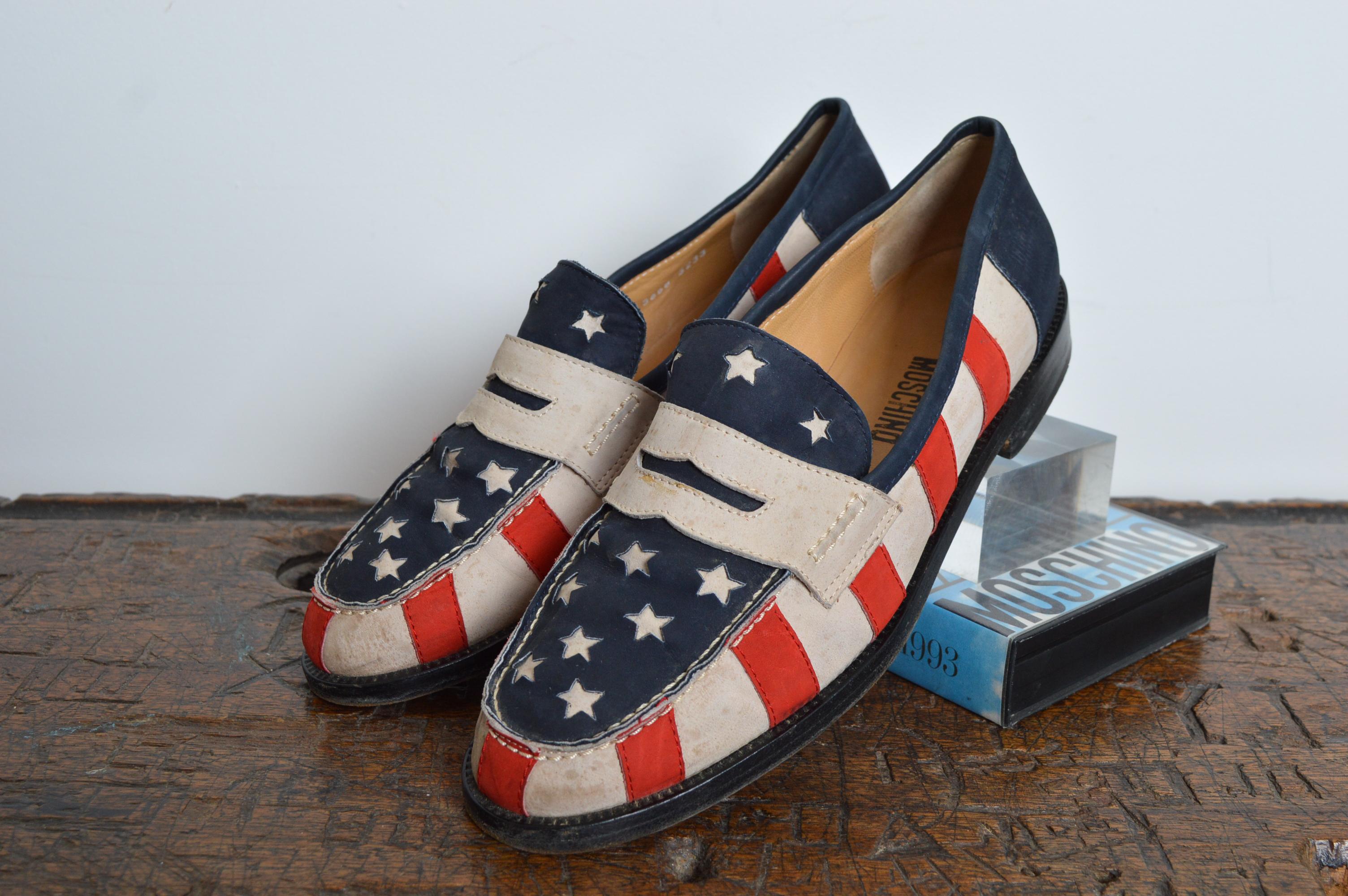 Rare 1990's MOSCHINO Stars & Tripes USA flag cuir Loafers - Shoes EU 40 en vente 4